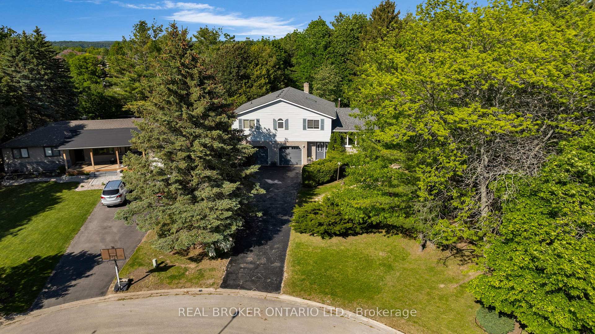 215 Mary Anne Drive Barrie Ontario Canada Sale residential Jason Gavadza Keller Williams Referred Urban Realty, Brokerage*