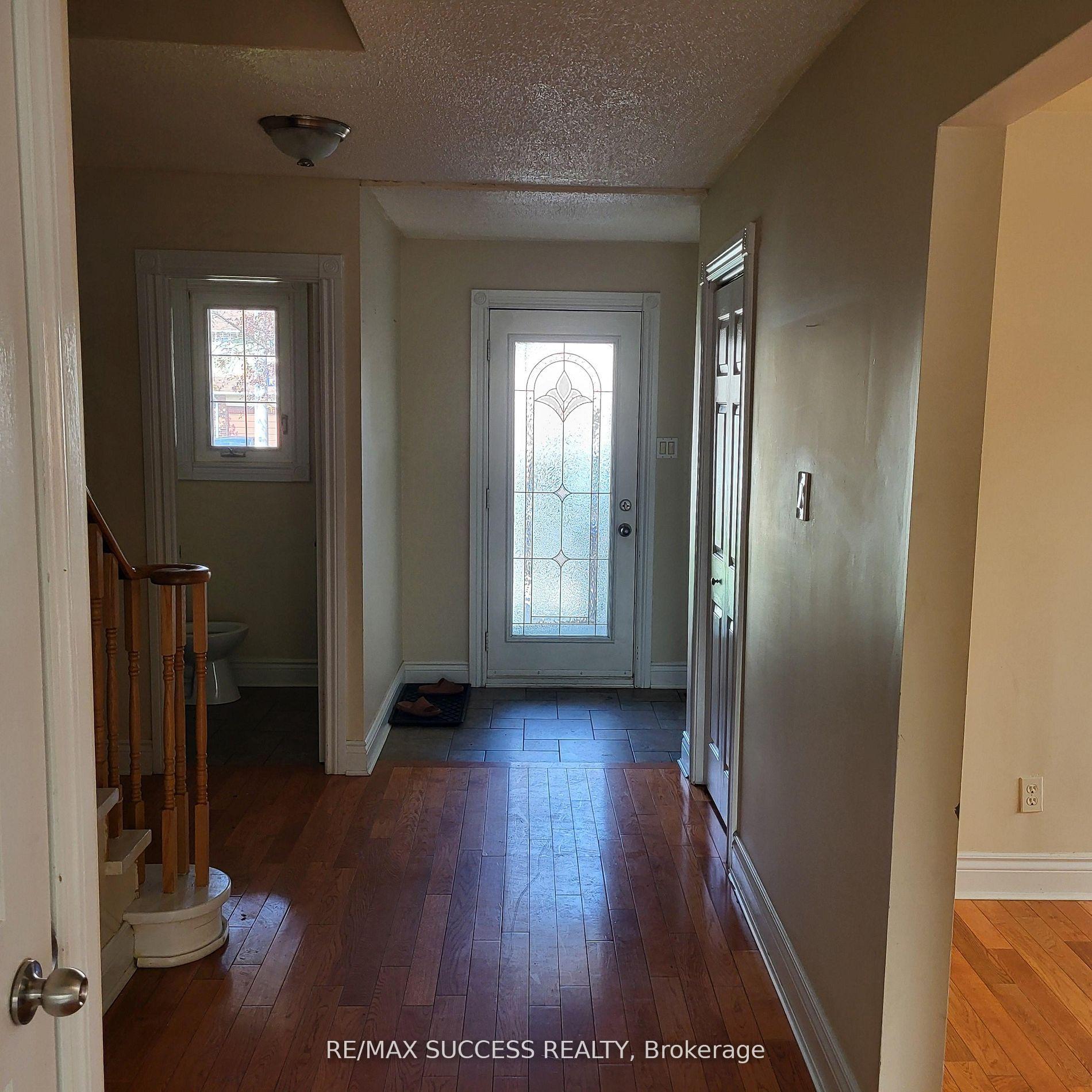 22 Omega Square S Brampton Ontario Canada Rent residential Team Olympian – Formerly Spencer Group Inc., Realty Brokerage.