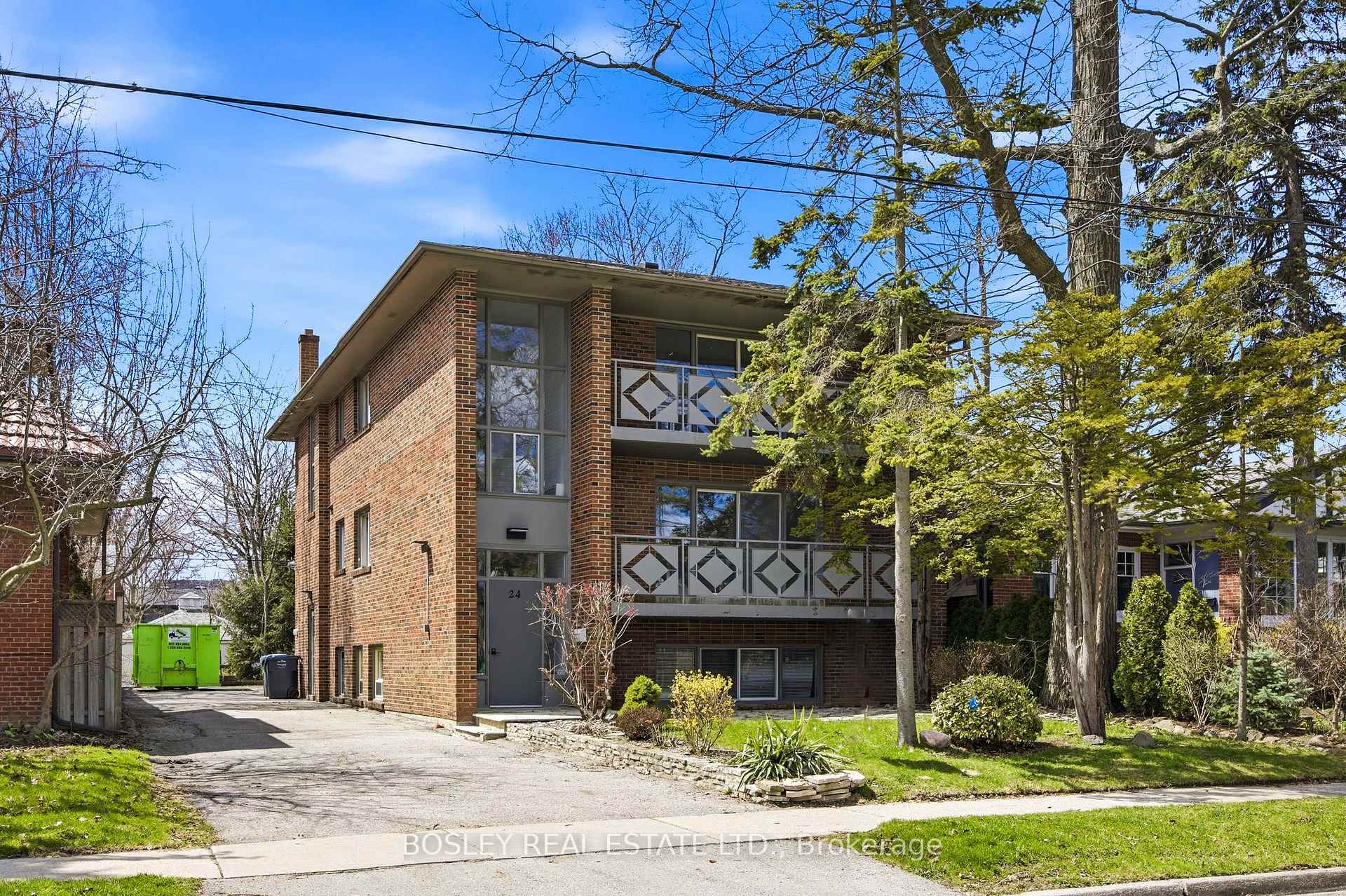 24 Oakwood Avenue N Mississauga Ontario Canada Sale residential Claire-Louise Fitzpatrick Bosley Real Estate Ltd., Brokerage *