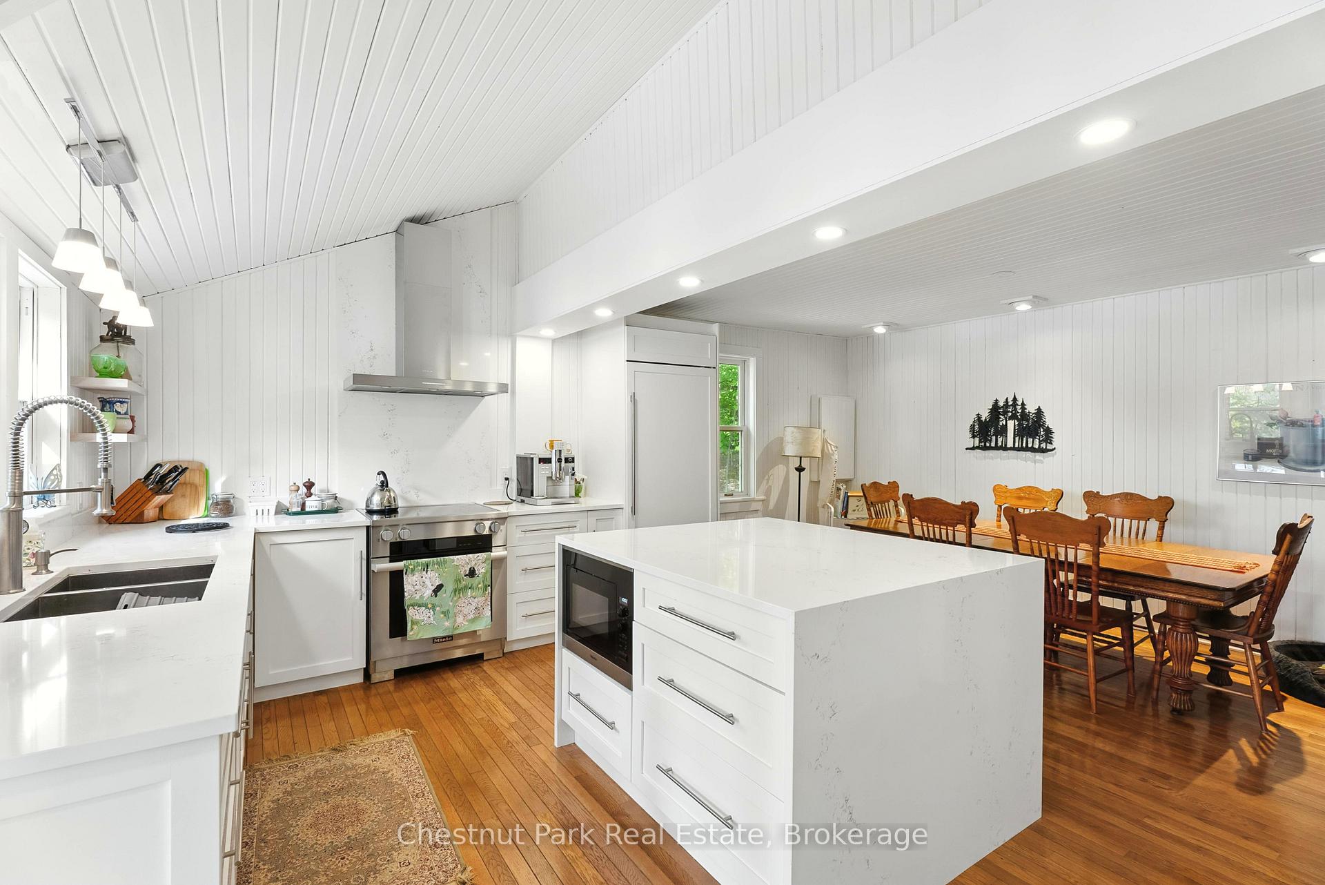 5 Bedroom Single Family Home/House's Image 11