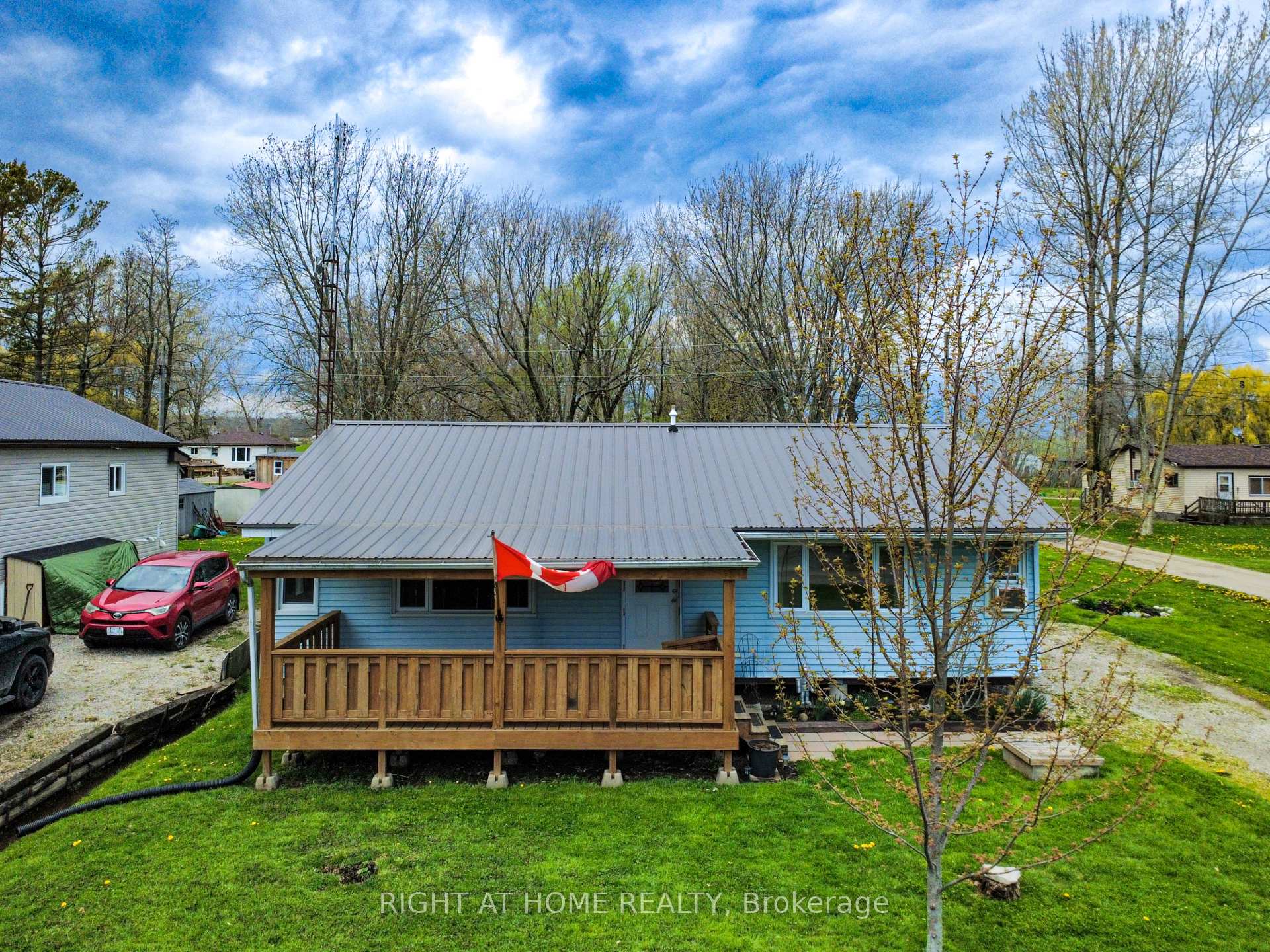 21 Lakeview Lane Haldimand Ontario Canada Sale residential Viktoria Levieva Right at Home Realty, Brokerage*