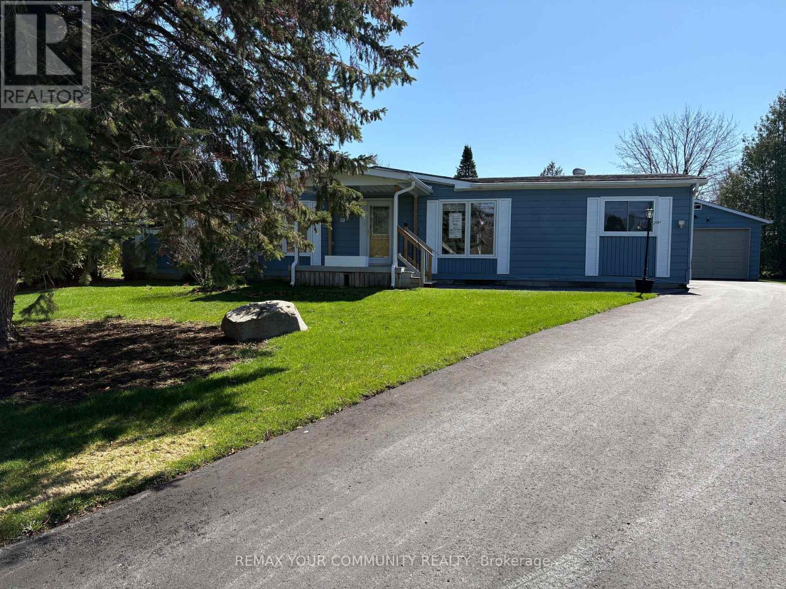 20 Geneva Court Georgina Ontario Canada Sale residential Opal Hustins, ASA, AEA Re/Max YOUR COMMUNITY REALTY