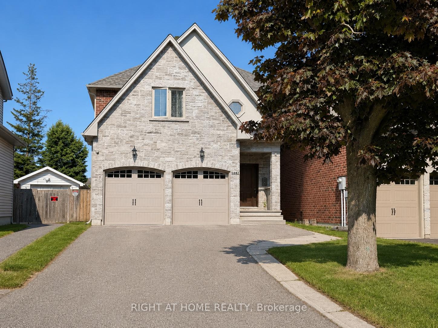 1049 Greaves Avenue Mississauga Ontario Canada Sale residential Linda Huang Right at Home Realty, Brokerage*