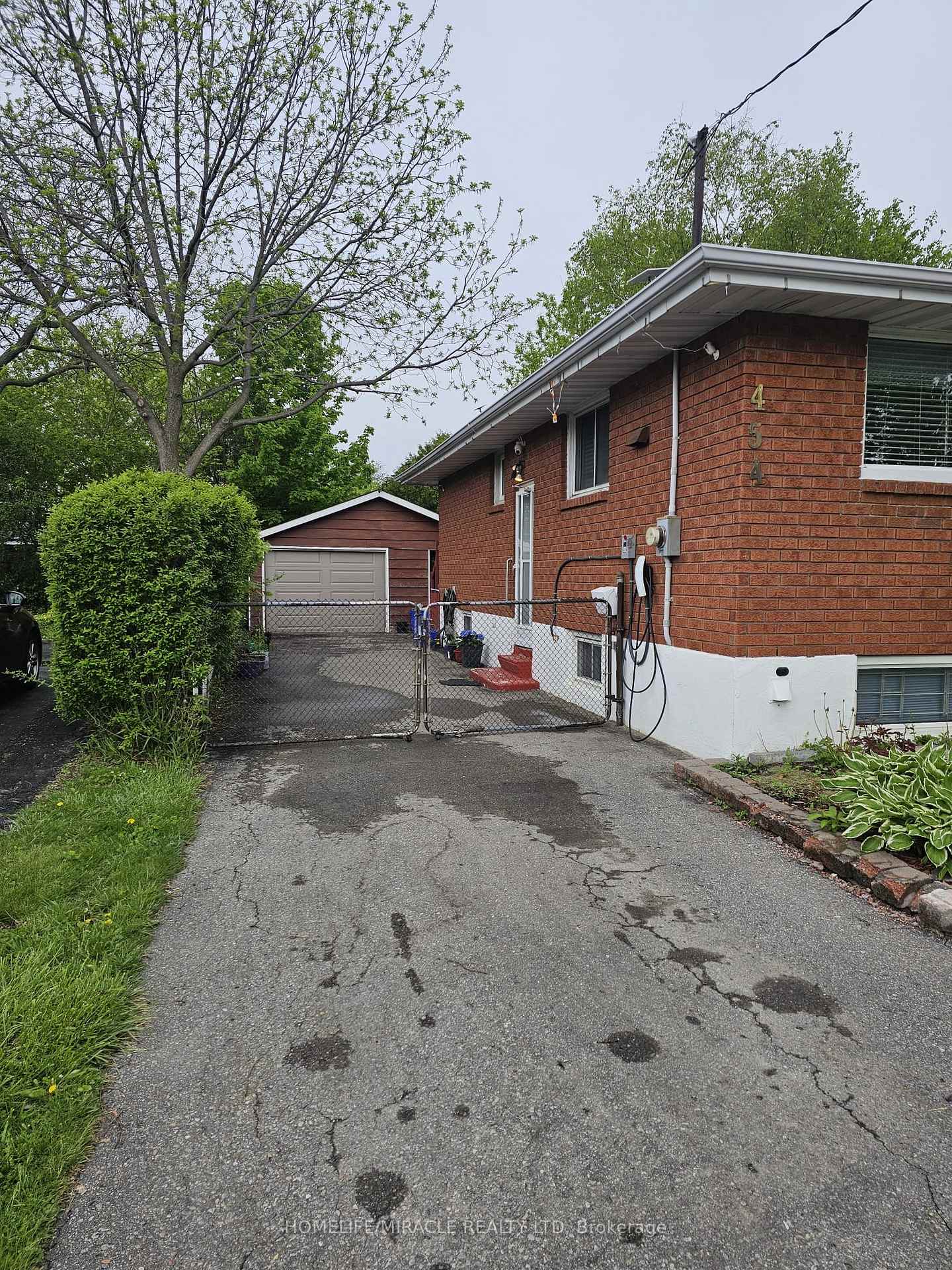 454 Stevenson Road N Oshawa Ontario Canada Rent residential Rudy Lachhman HomeLife/Miracle Realty Ltd, Brokerage *