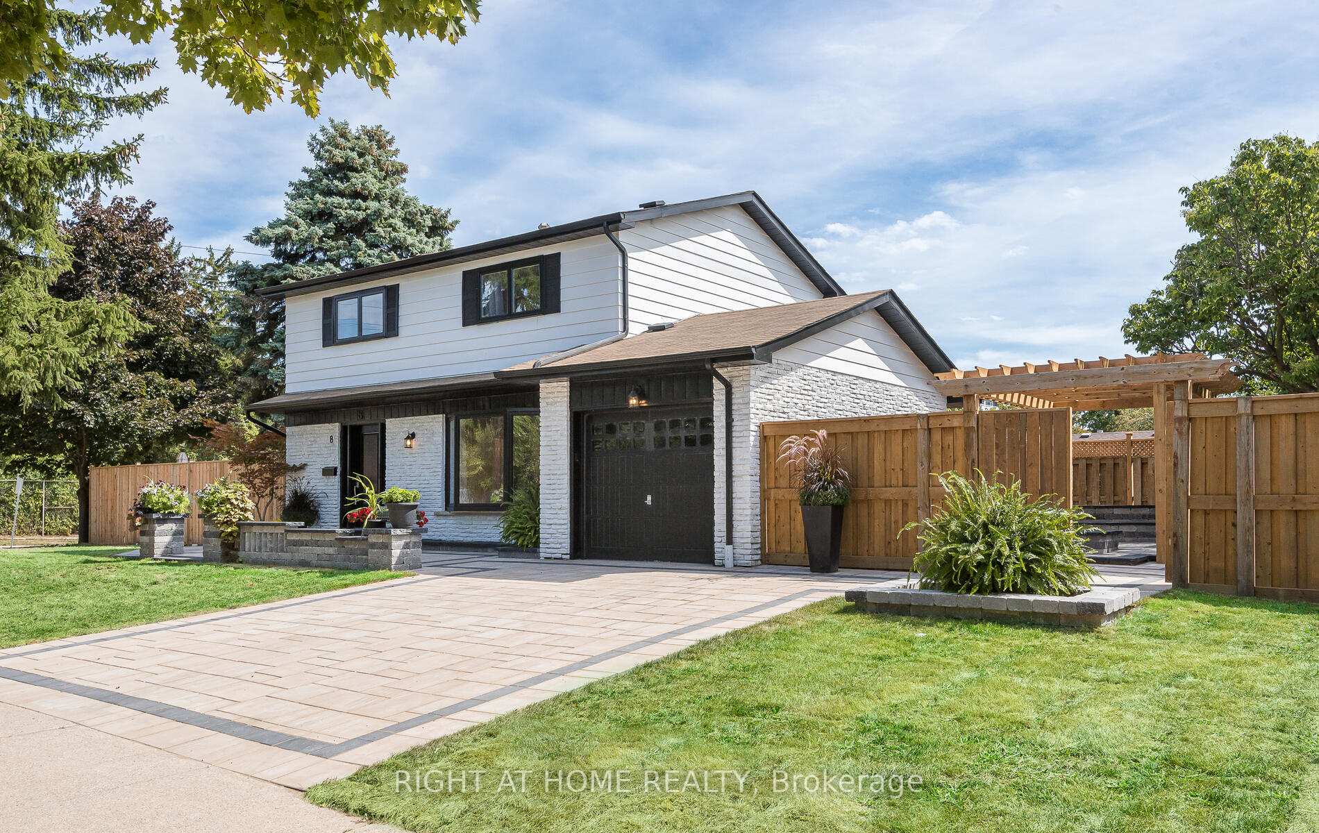 8 Culham Street Oakville Ontario Canada Sale residential Moyeen Syed Right at Home Realty, Brokerage*
