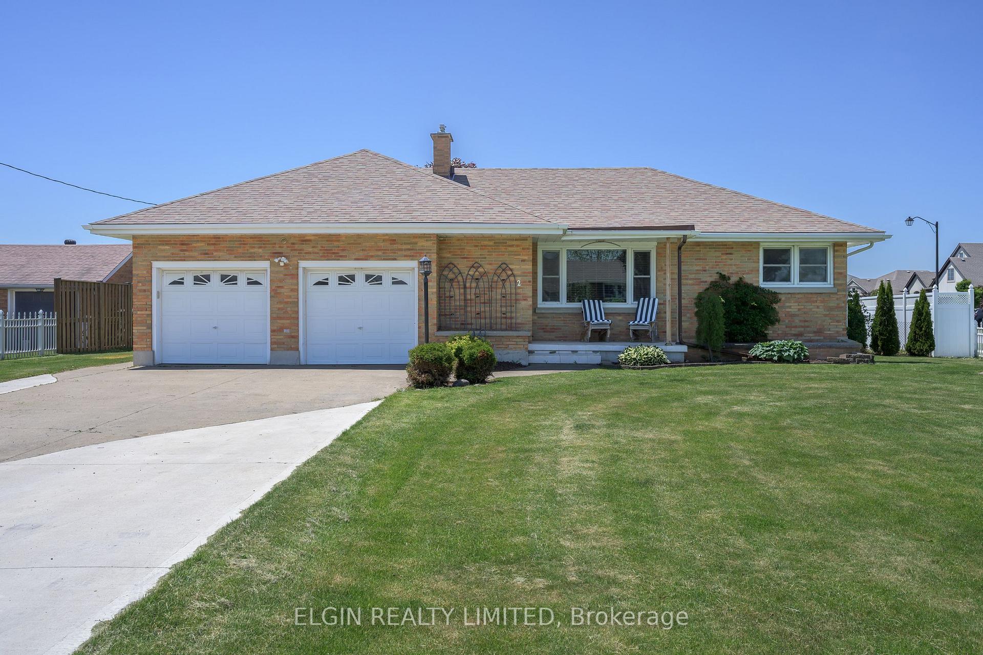 2 Lyndale Avenue Central Elgin Ontario Canada Sale residential   Elgin Realty 