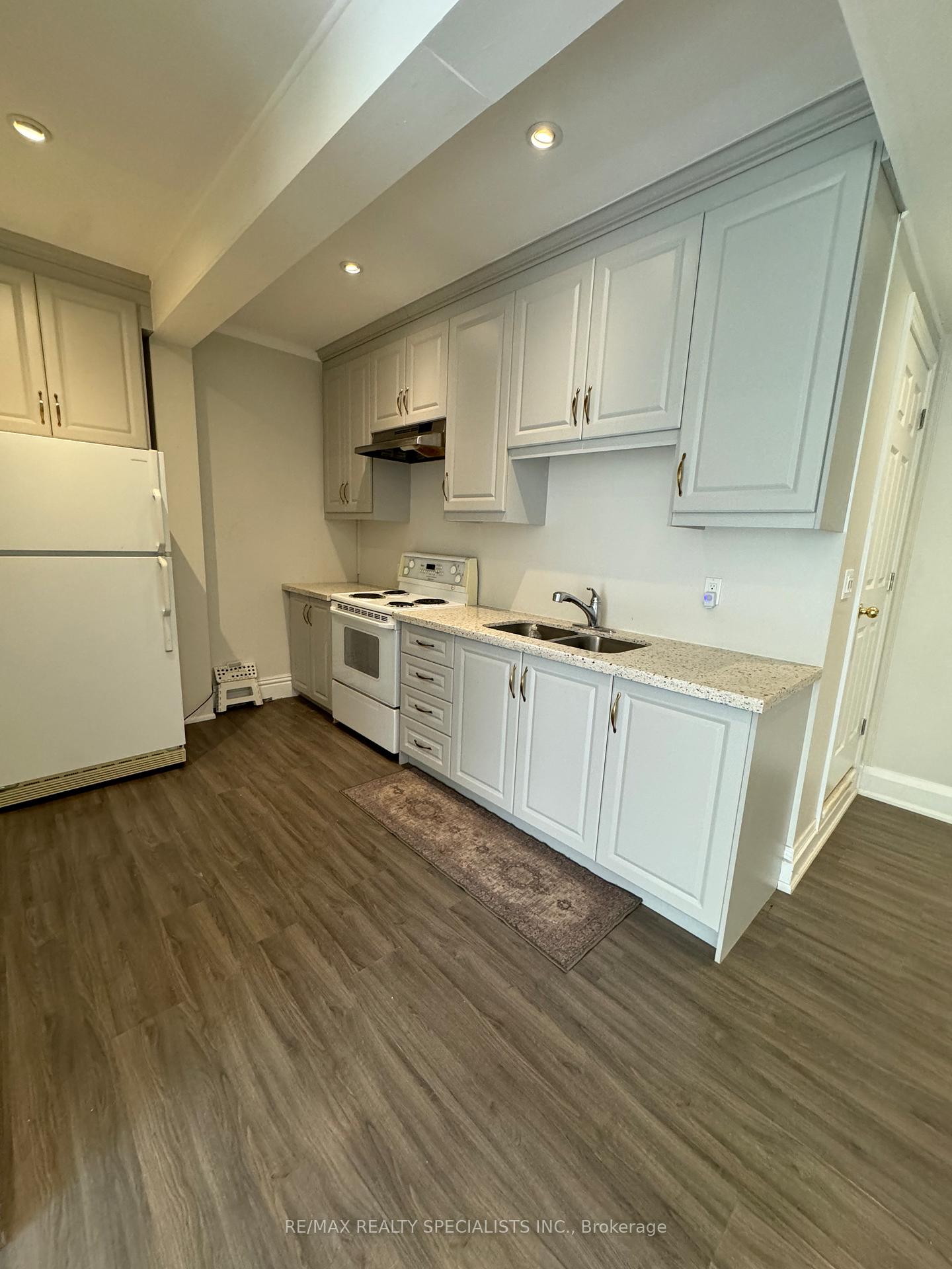 1 - 118 Main Street E Shelburne Ontario Canada Rent residential Sam Sandhu RE/MAX Realty Specialists Inc., Brokerage*