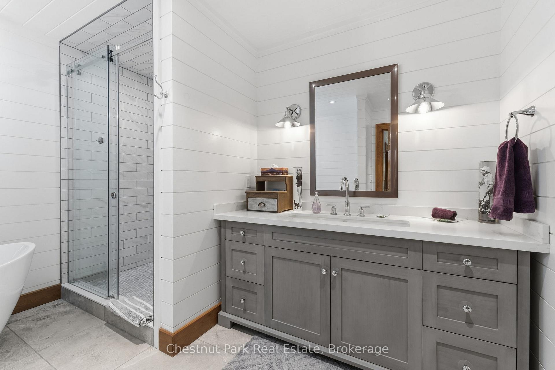 5 Bedroom Single Family Home/House's Image 14