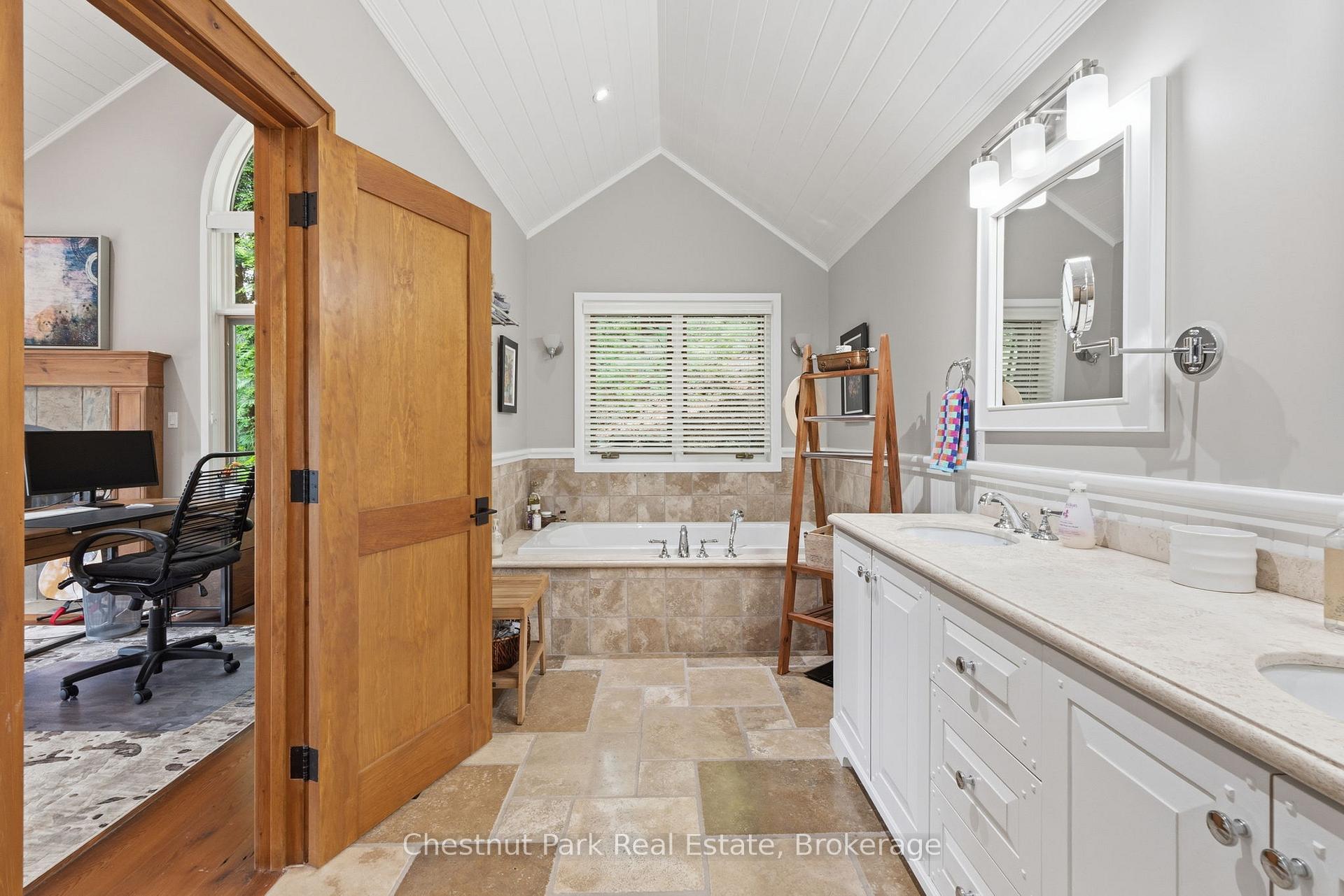 5 Bedroom Single Family Home/House's Image 12