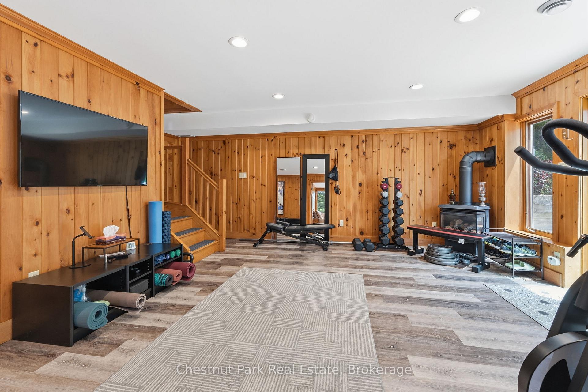 5 Bedroom Single Family Home/House's Image 16