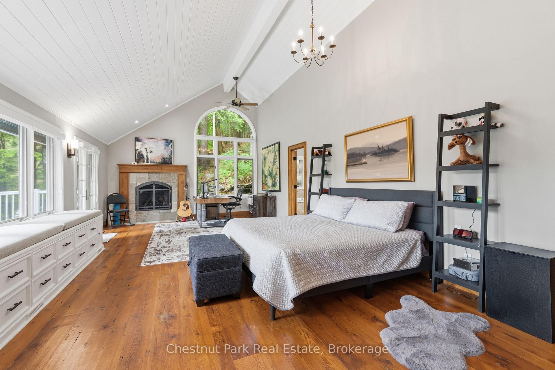 5 Bedroom Single Family Home/House's Image 10