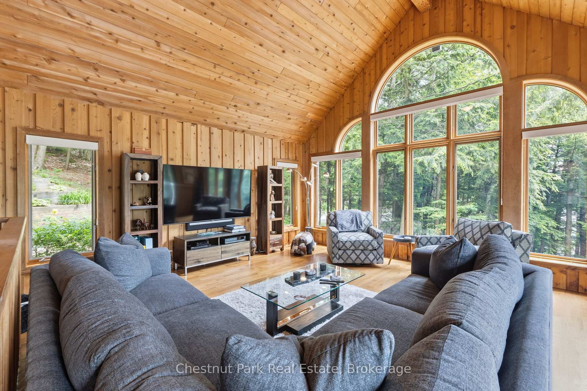 5 Bedroom Single Family Home/House's Image 6
