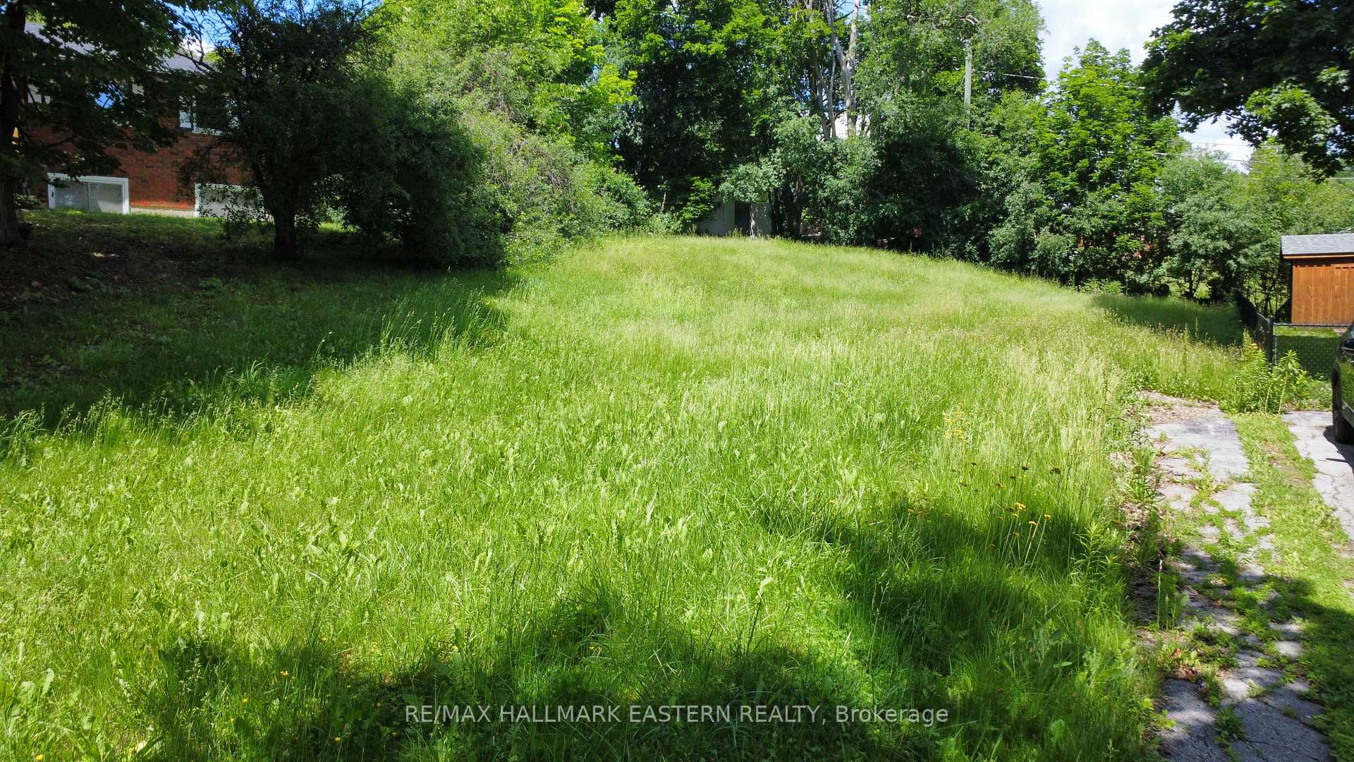 33 Greenhill Drive N Peterborough Ontario Canada Sale residential TRUDY WILSON RE/MAX Eastern Realty Inc. Brokerage*