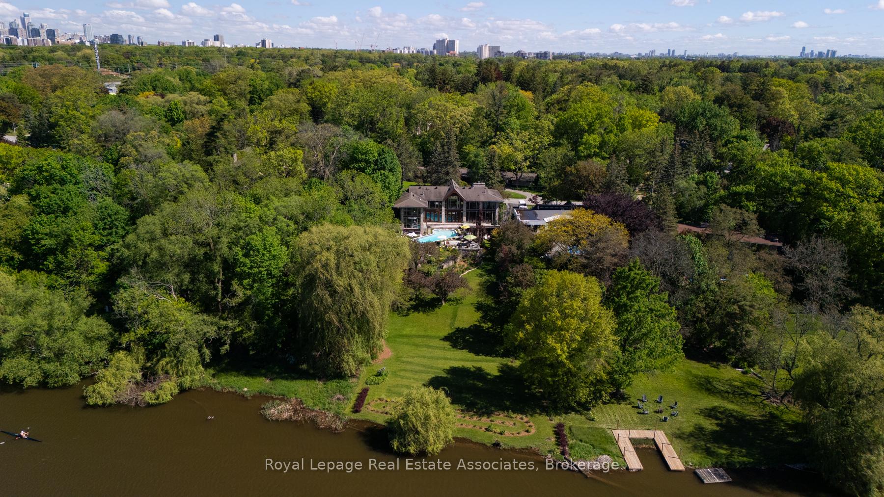 1510 Pinetree Crescent Mississauga Ontario Canada Sale residential Elena Vankevich Brokerage Information: Not available, please contact website owner
