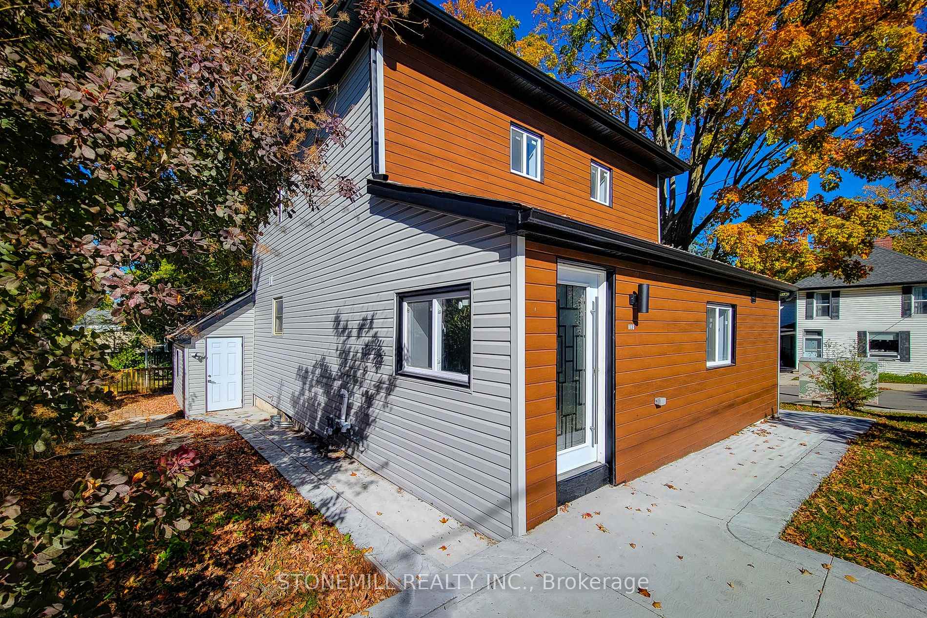 727 College Avenue Woodstock Ontario Canada Rent residential   STONEMILL REALTY INC. / STONEMILL DESIGN BUILD