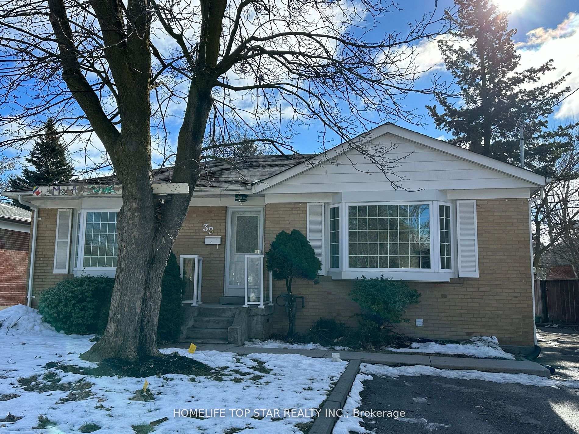 38 Cartier Crescent Richmond Hill Ontario Canada Rent residential   HomeLife Top Star Realty Inc., Brokerage *