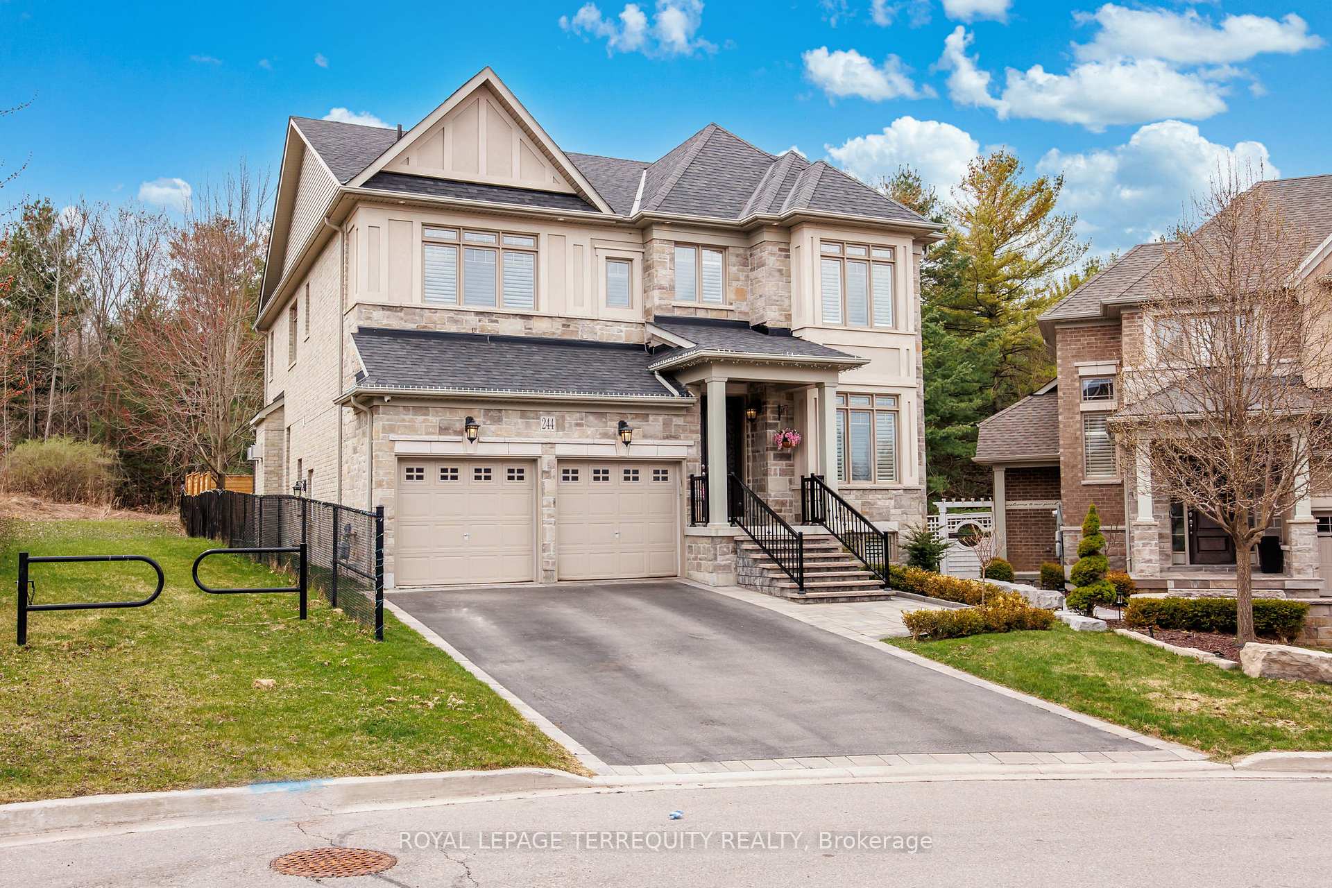 244 Frederick Curran Lane Newmarket Ontario Canada Sale residential Stefanos Papadopoulos Royal LePage Terrequity Principled Realty