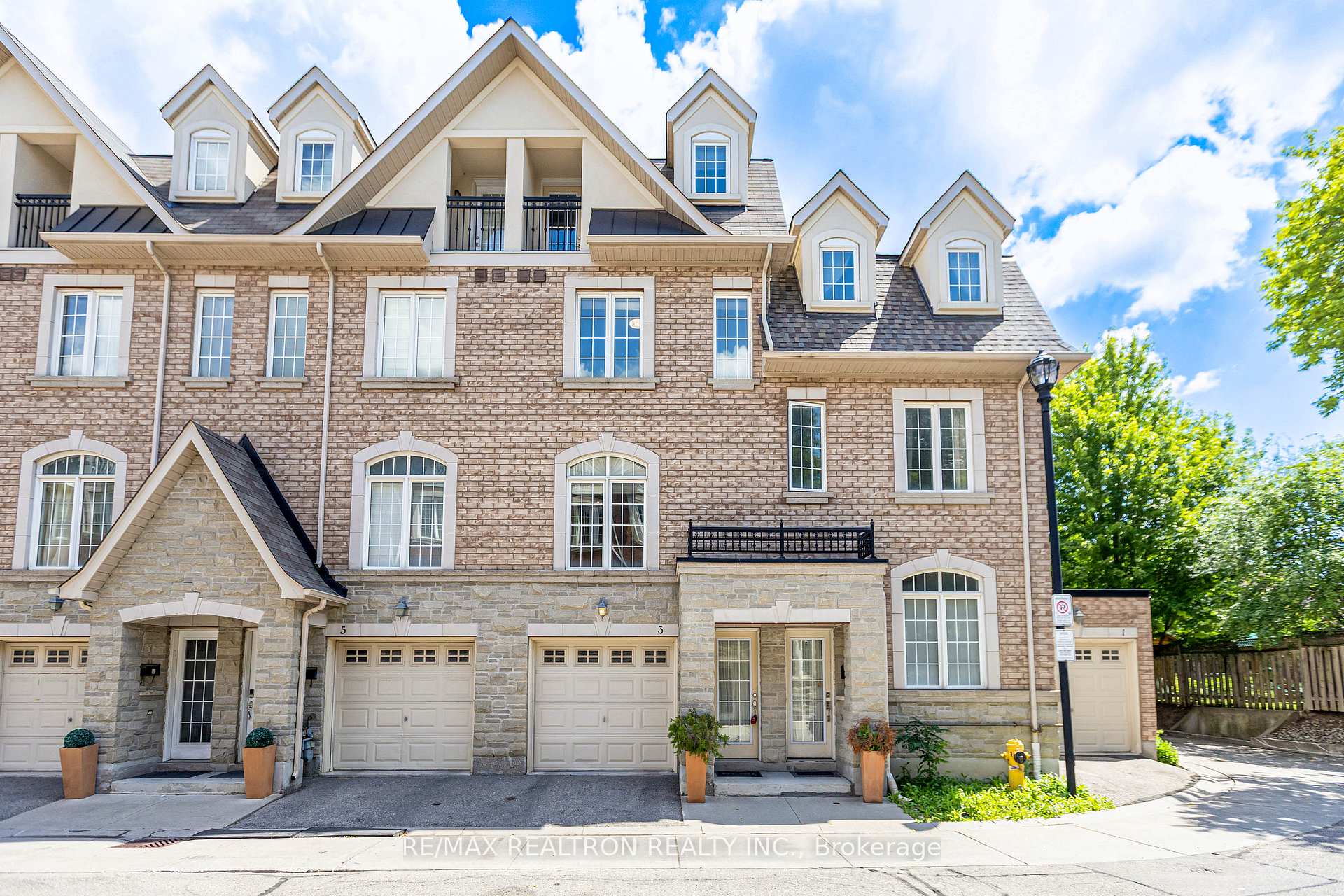 3 Hayes Lane Toronto Ontario Canada Rent residential Stephen Sun RE/MAX Realtron Realty Inc., Brokerage*