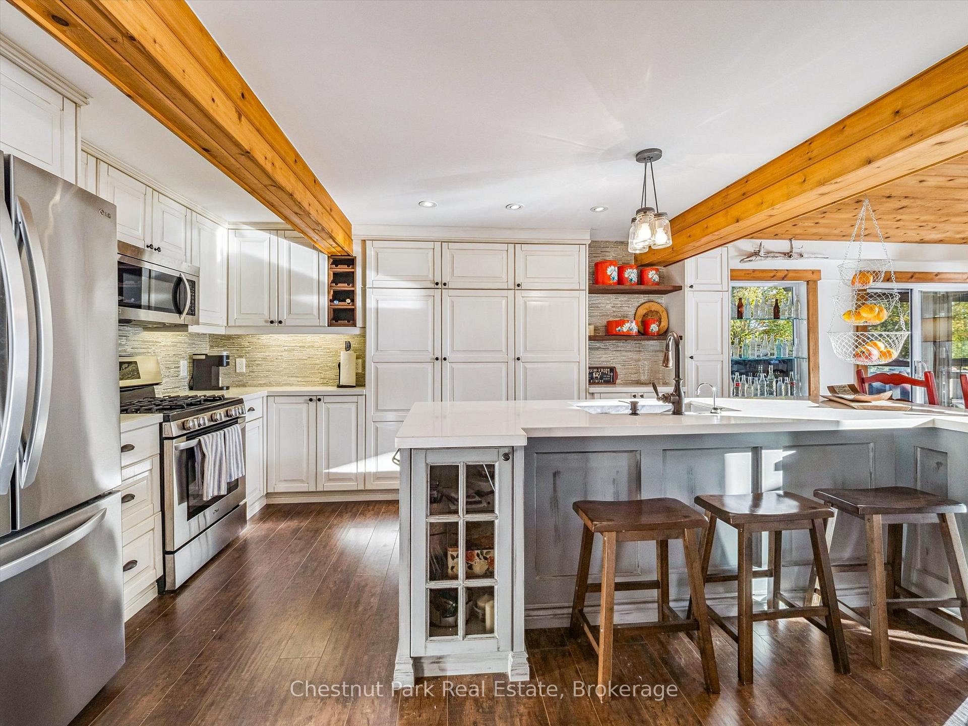 5 Bedroom Single Family Home/House's Image 15
