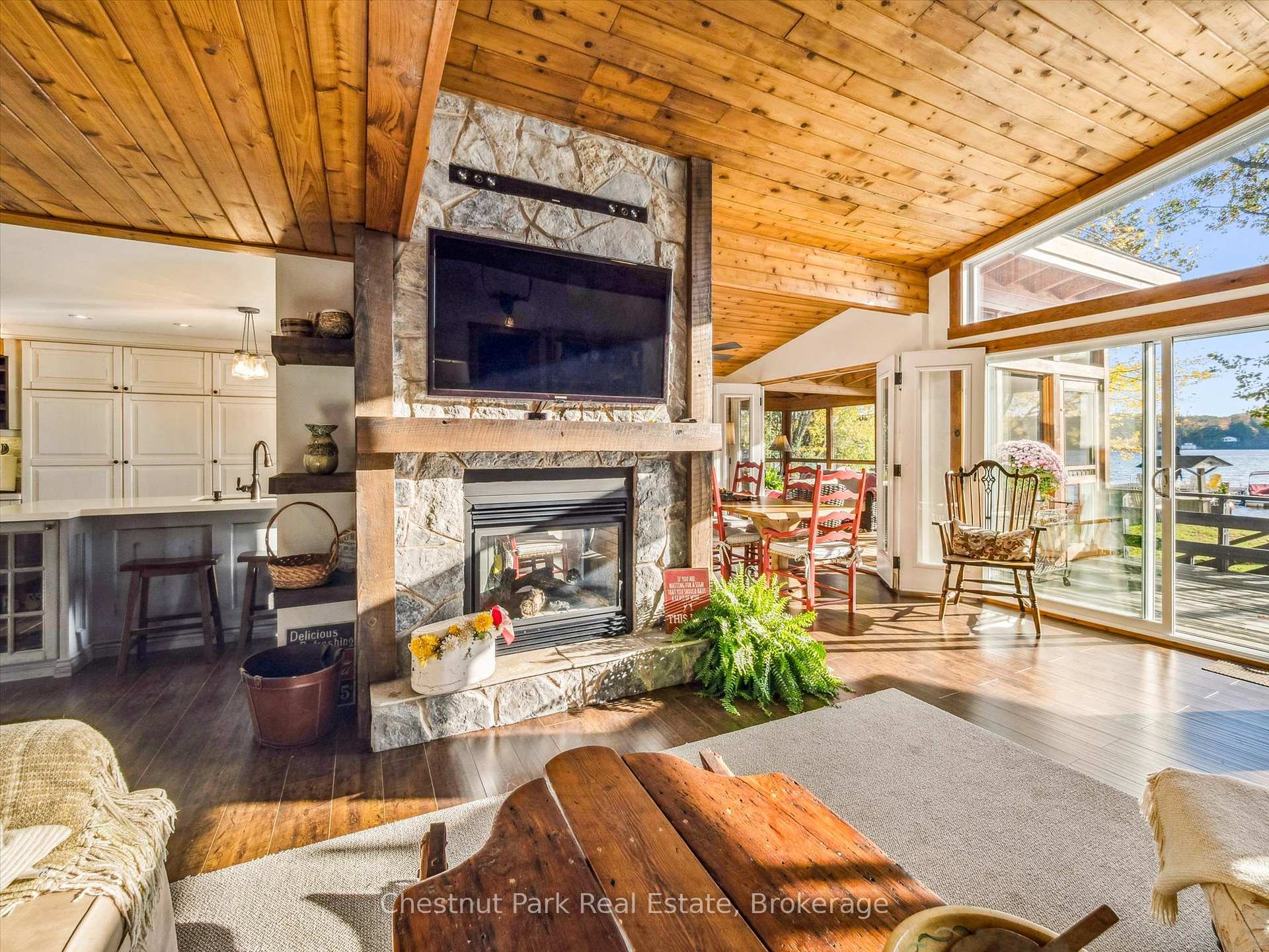 5 Bedroom Single Family Home/House's Image 9