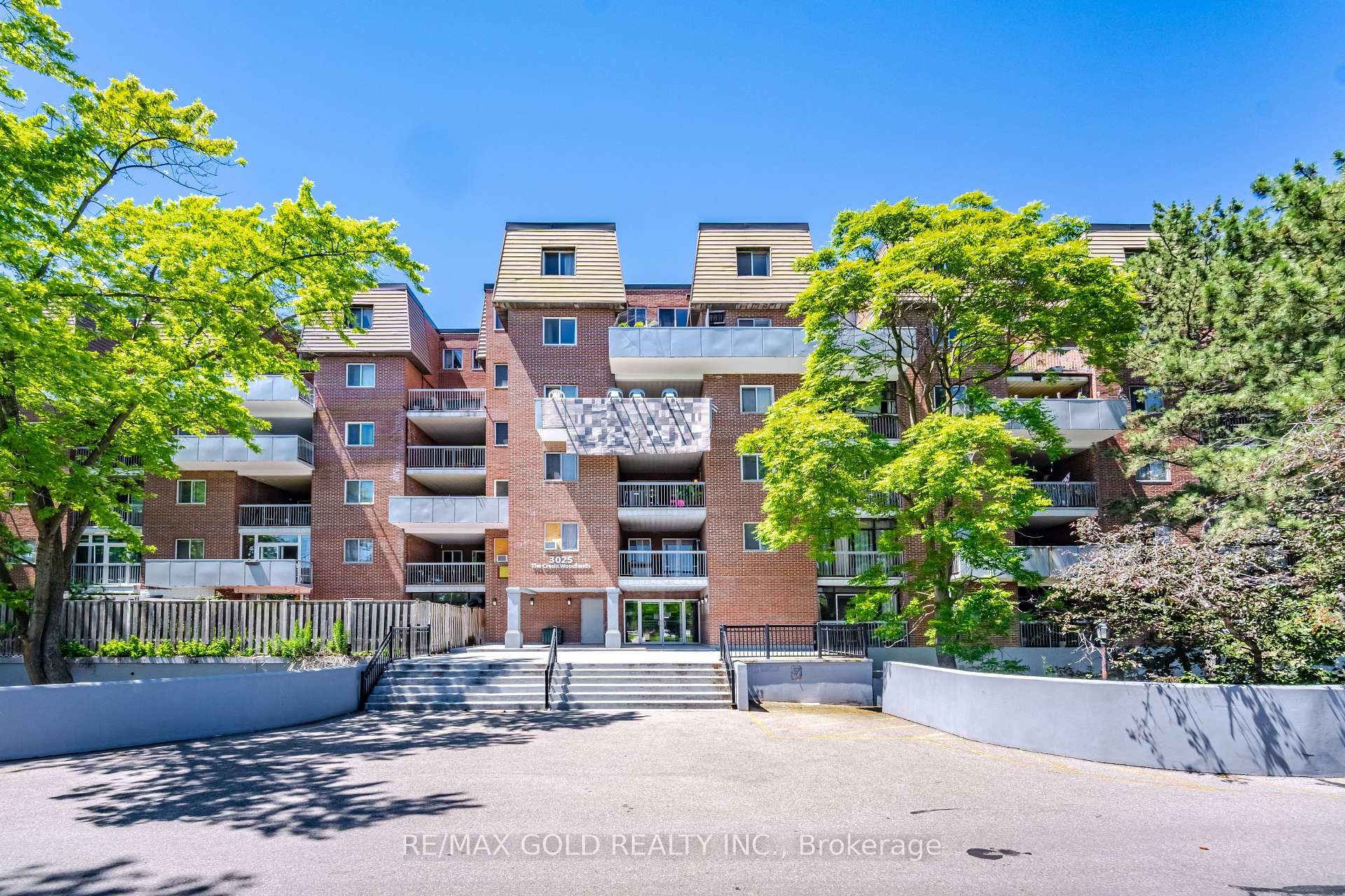 251 - 3025 The Credit Woodlands Drive Mississauga Ontario Canada Sale residential Kelly Gill REMAX Gold Realty Inc., Brokerage*