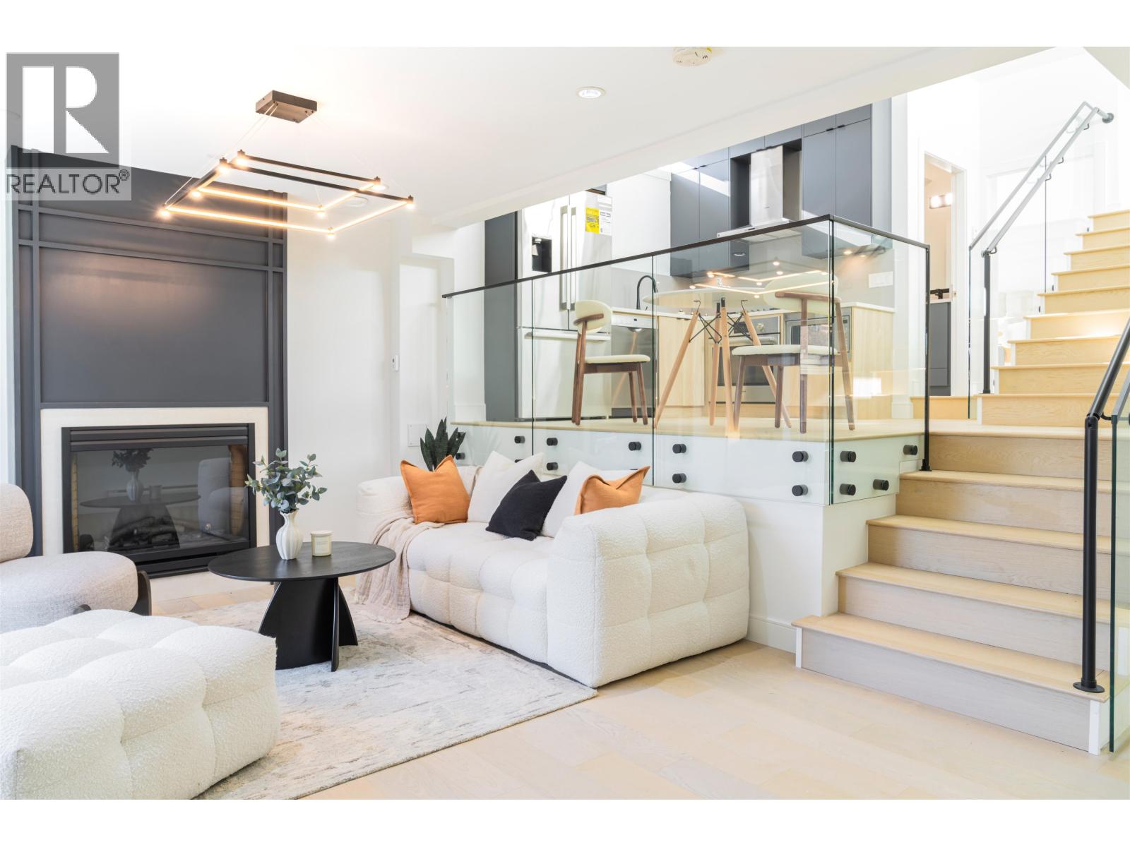 7355 OAK STREET Vancouver British Columbia Canada Sale residential First Stay Realty Inc.