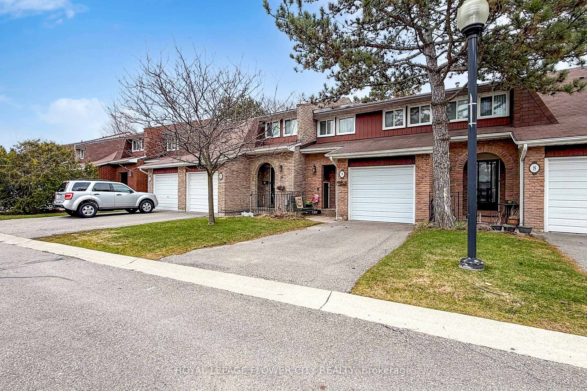 9 - 3350 Hornbeam Crescent Mississauga Ontario Canada Sale residential Maria Sierra MSIERRA REALTY GROUP INC. BROKERAGE
