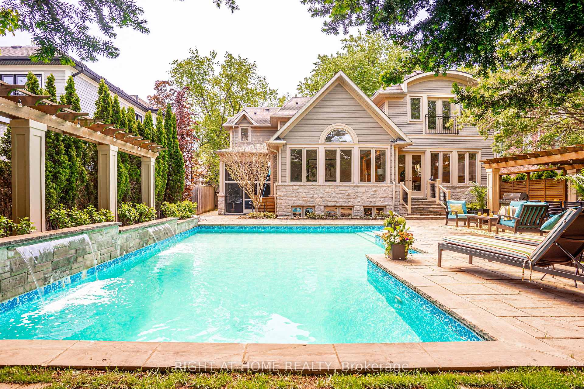 1479 Briarwood Crescent Oakville Ontario Canada Sale residential William (Bill) Kovacs Right at Home Realty, Brokerage*