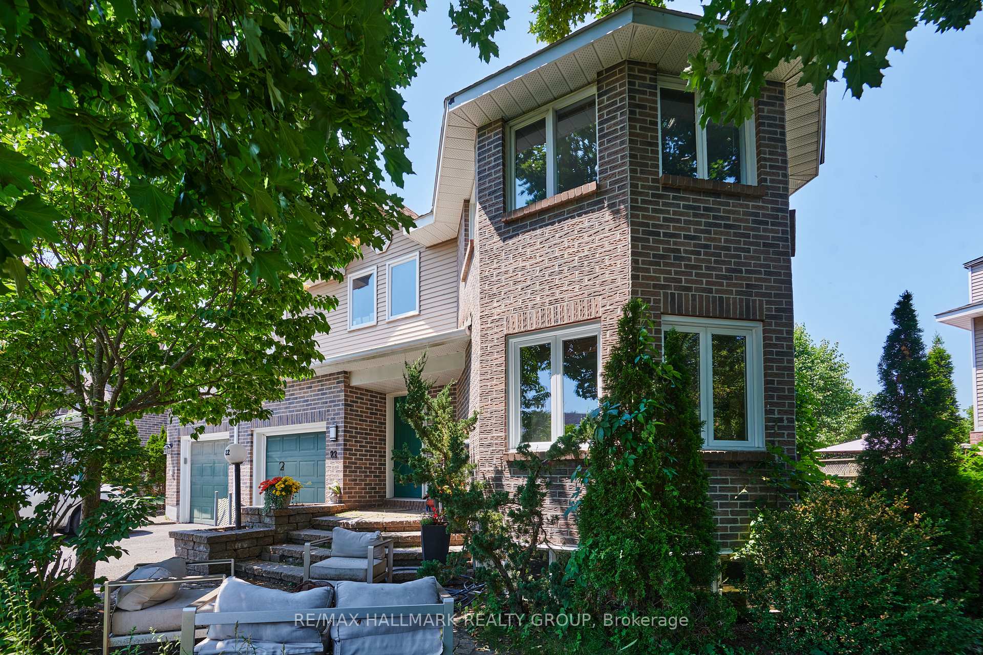 22 Terrace Drive Ottawa Ontario Canada Sale residential Anna Stanke RE/MAX Hallmark Realty Group, Brokerage*