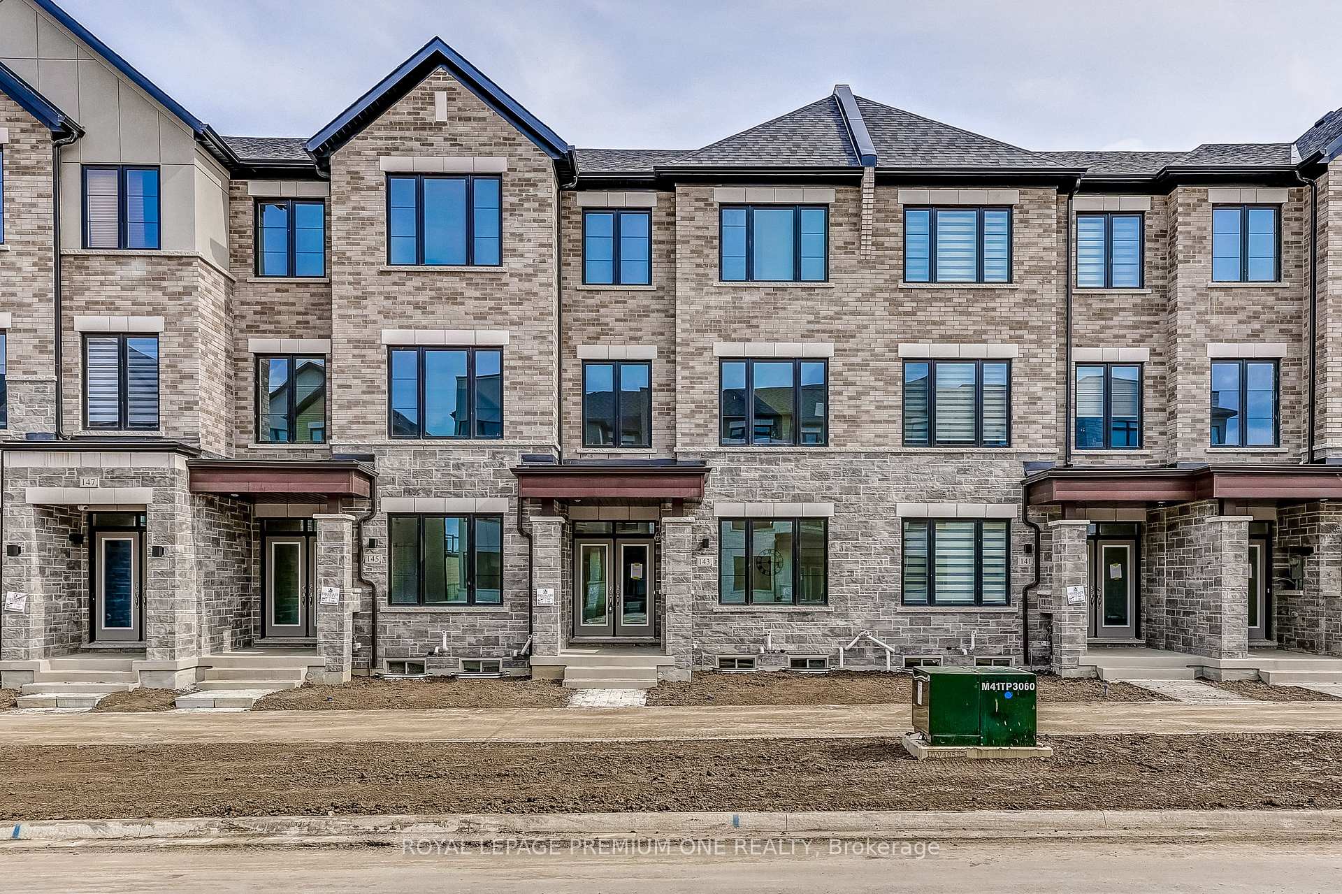 143 VINE CLIFF Road Markham Ontario Canada Sale residential   Royal LePage Premium One Realty, Brokerage*
