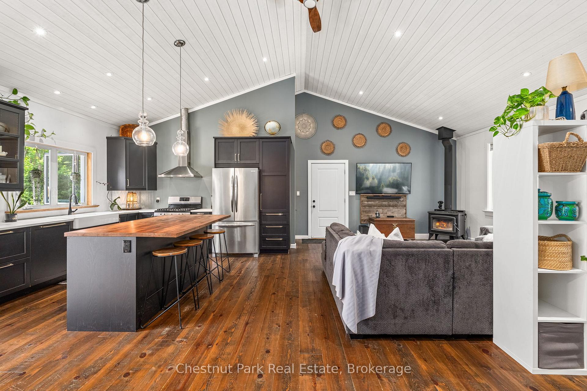 4 Bedroom Single Family Home/House's Image 4