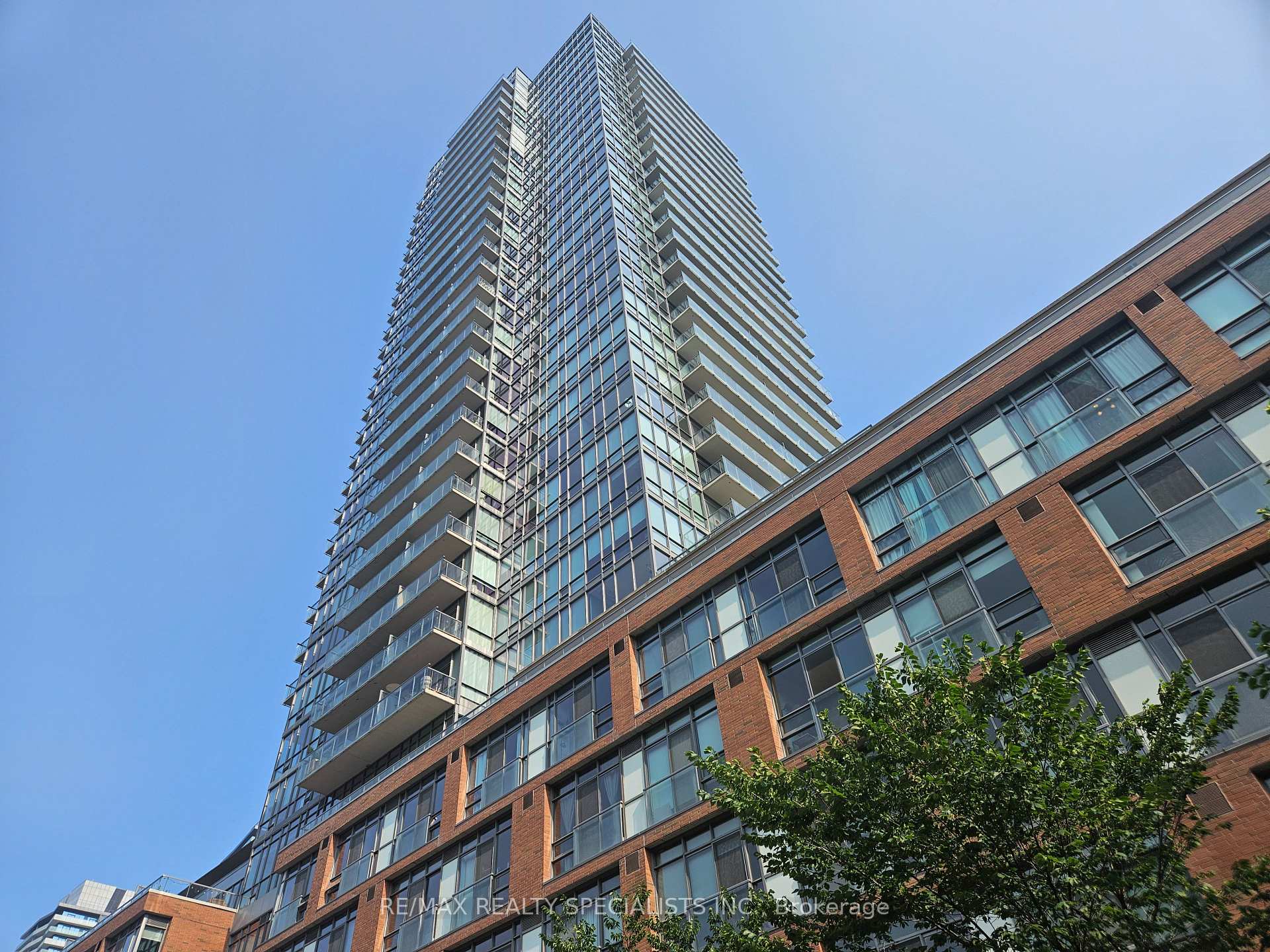 806 - 33 Mill Street Toronto Ontario Canada Rent residential Roman Gorecki RE/MAX Realty Specialists Inc., Brokerage *