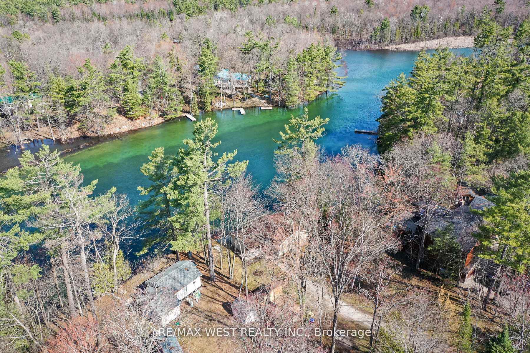 8060 Oakridge Drive Ramara Ontario Canada Sale residential Melanie Martyn Right at Home Realty, Brokerage*