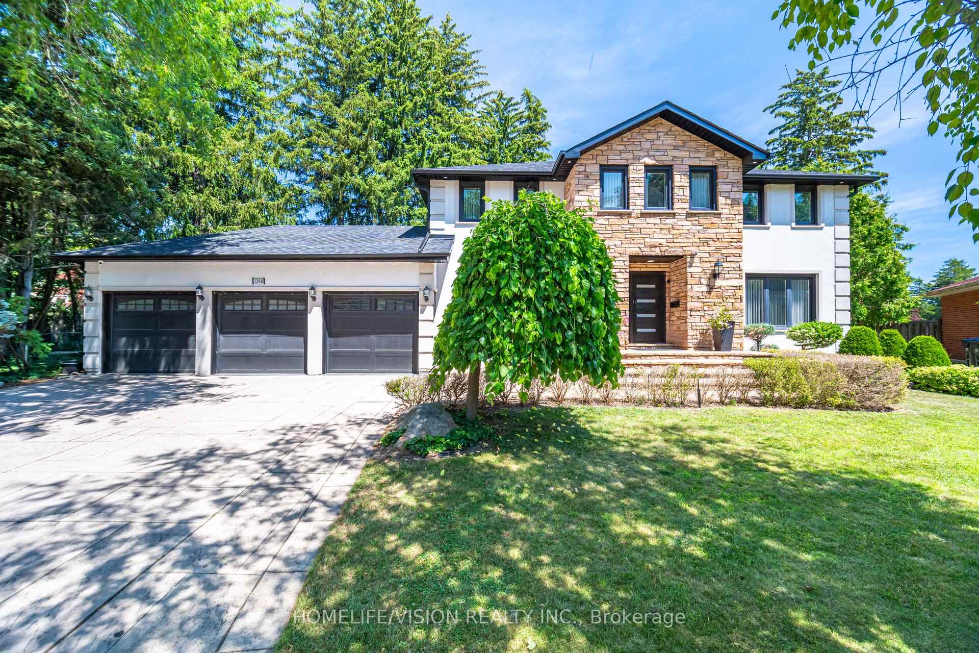 1298 Bunsden Avenue Mississauga Ontario Canada Sale residential Elena Vankevich Brokerage Information: Not available, please contact website owner