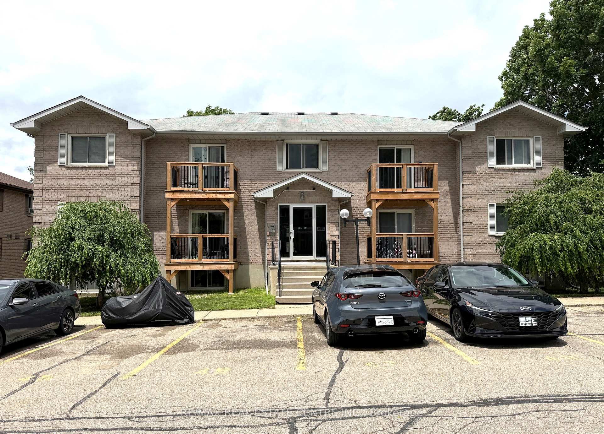 206 - 266 Overlea Drive Kitchener Ontario Canada Sale residential Naveen Dua RE/MAX Real Estate Centre Inc., Brokerage *