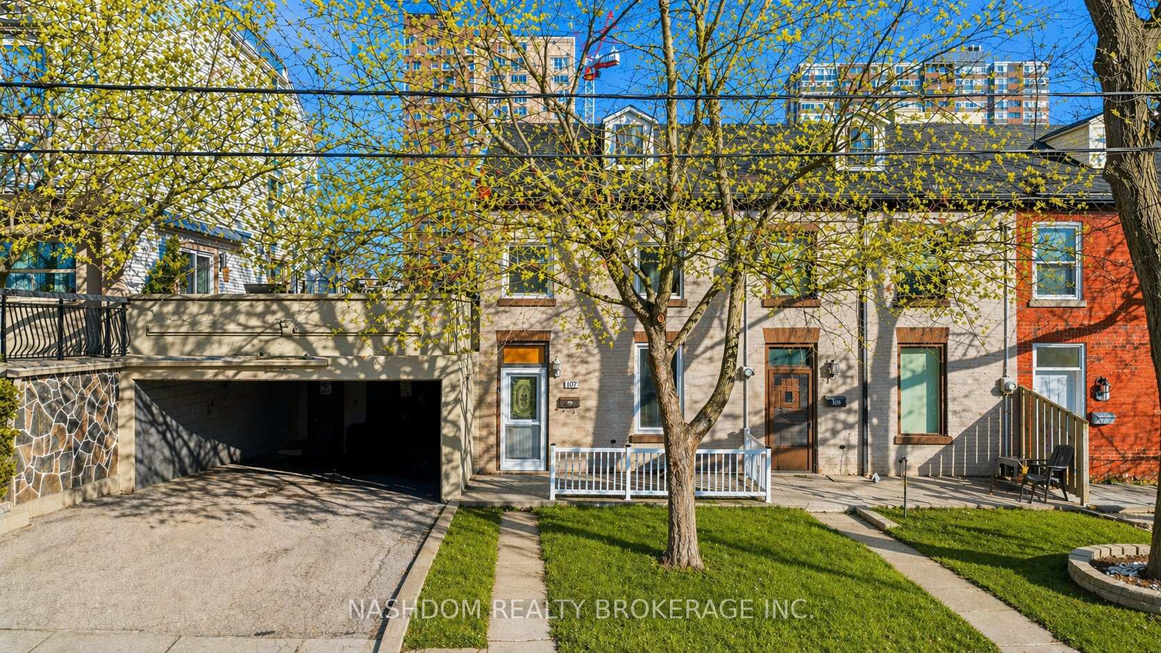 107 Queen Street S Hamilton Ontario Canada Sale residential Maggie Abril Nashdom Realty Brokerage Inc. 