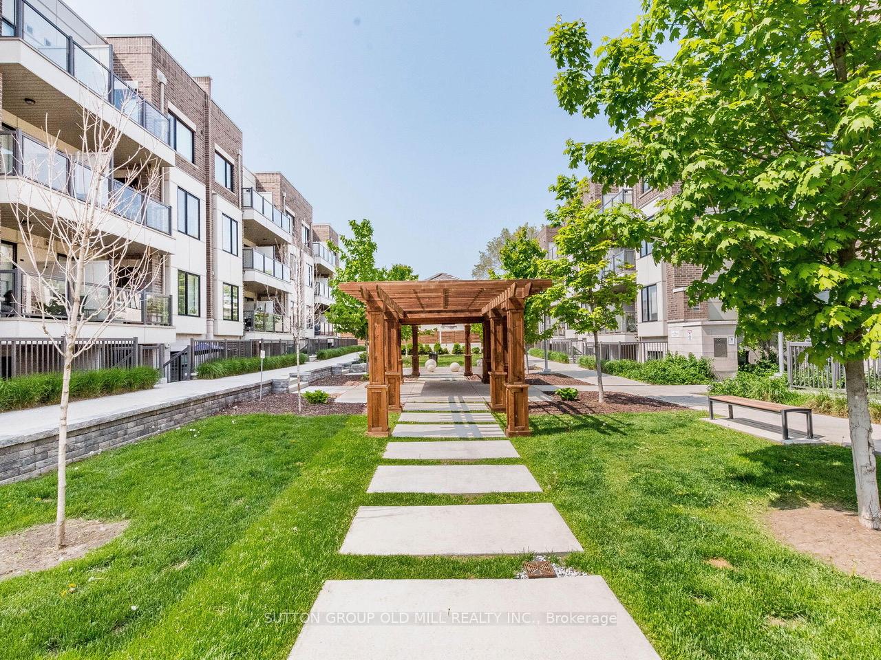 301 - 6 Drummond Street Toronto Ontario Canada Sale residential Irena Bendi Sutton Group Old Mill Realty Inc., Brokerage *