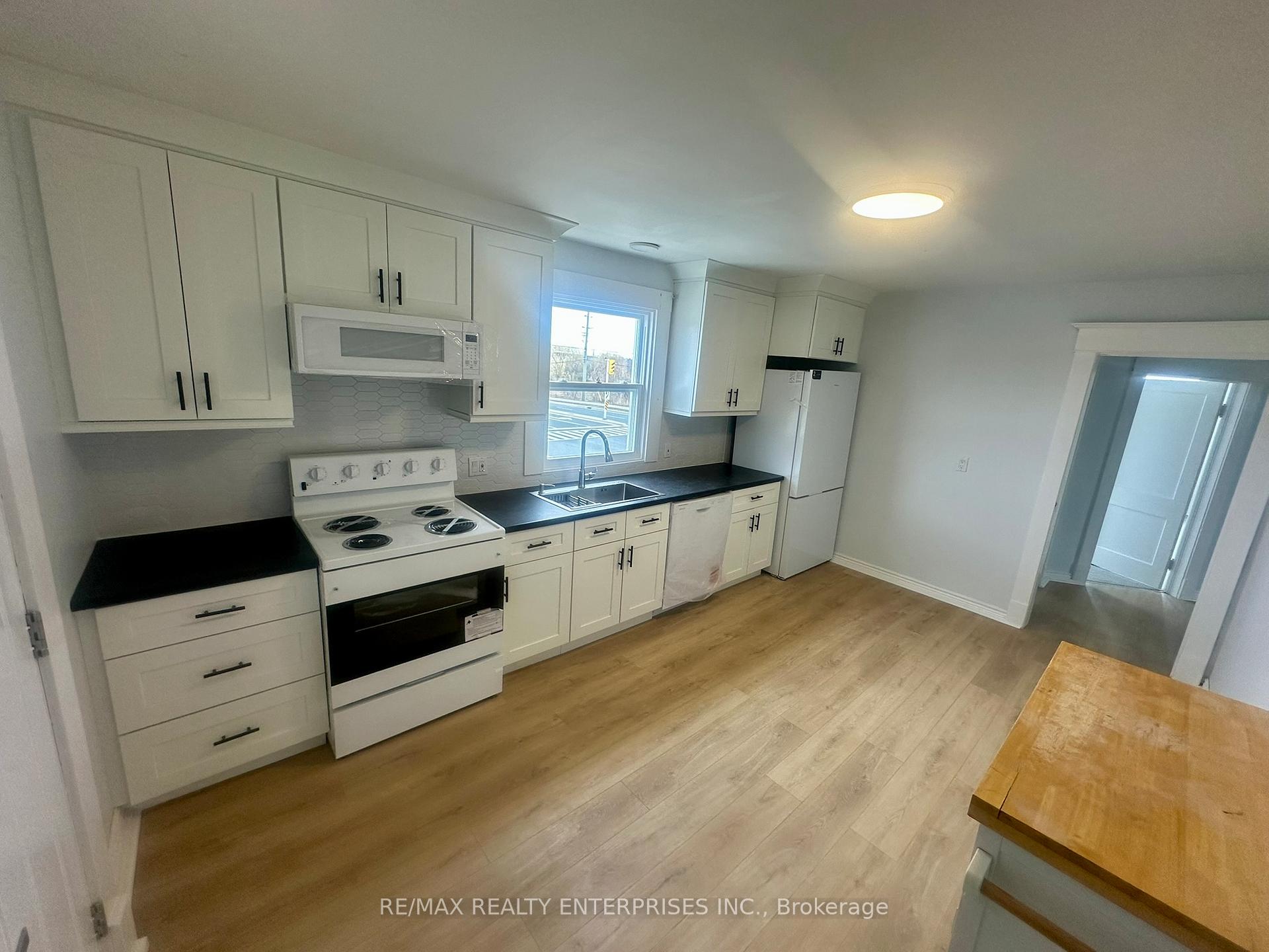 UPPER - 12993 Steeles Avenue Halton Hills Ontario Canada Rent residential   THE TORUN TEAM | Re/Max Realty Enterprises Inc. Brokerage*
