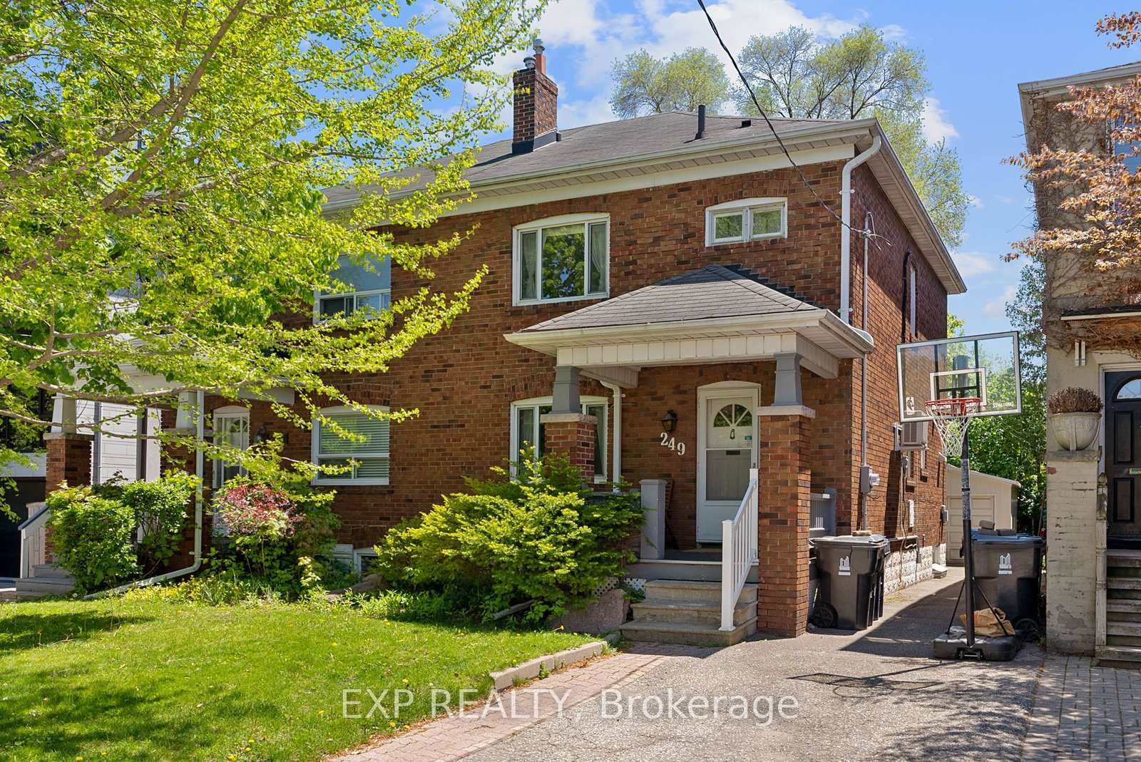 249 Brookdale Avenue Toronto Ontario Canada Rent residential Jennifer Singh InCom Brokerage Example