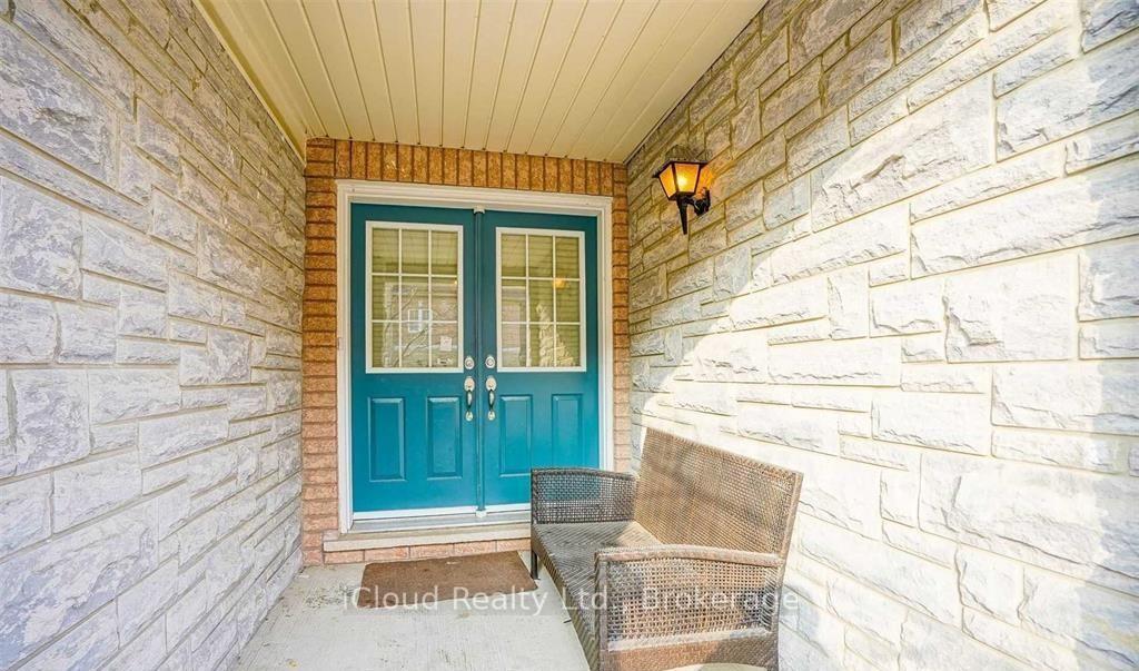 559 Candlestick Circle Mississauga Ontario Canada Rent residential Carla Pereira iCloud Realty Ltd. 