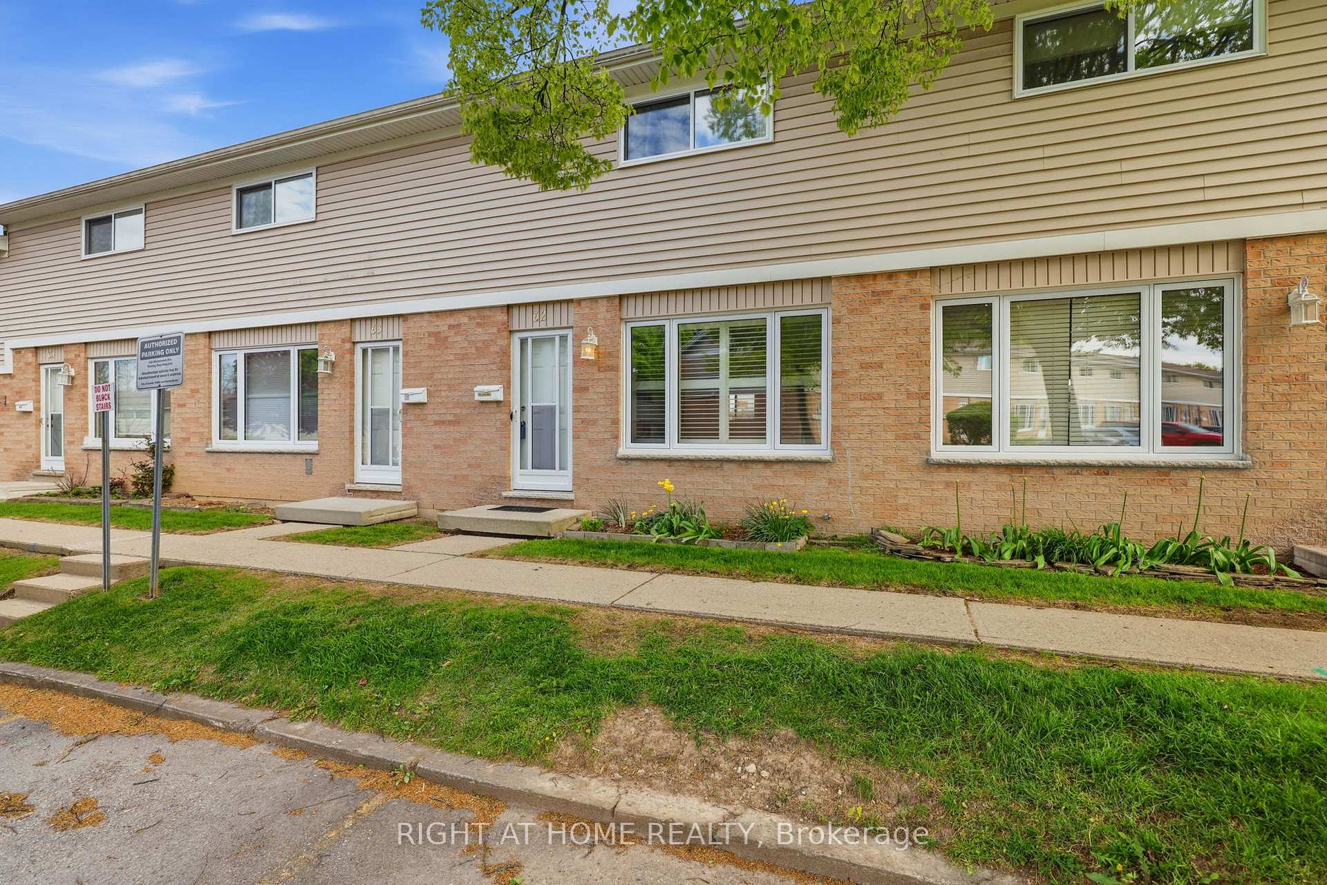 62 - 320 Westminster Avenue London South Ontario Canada Sale residential Frank Pontes RIGHT AT HOME REALTY