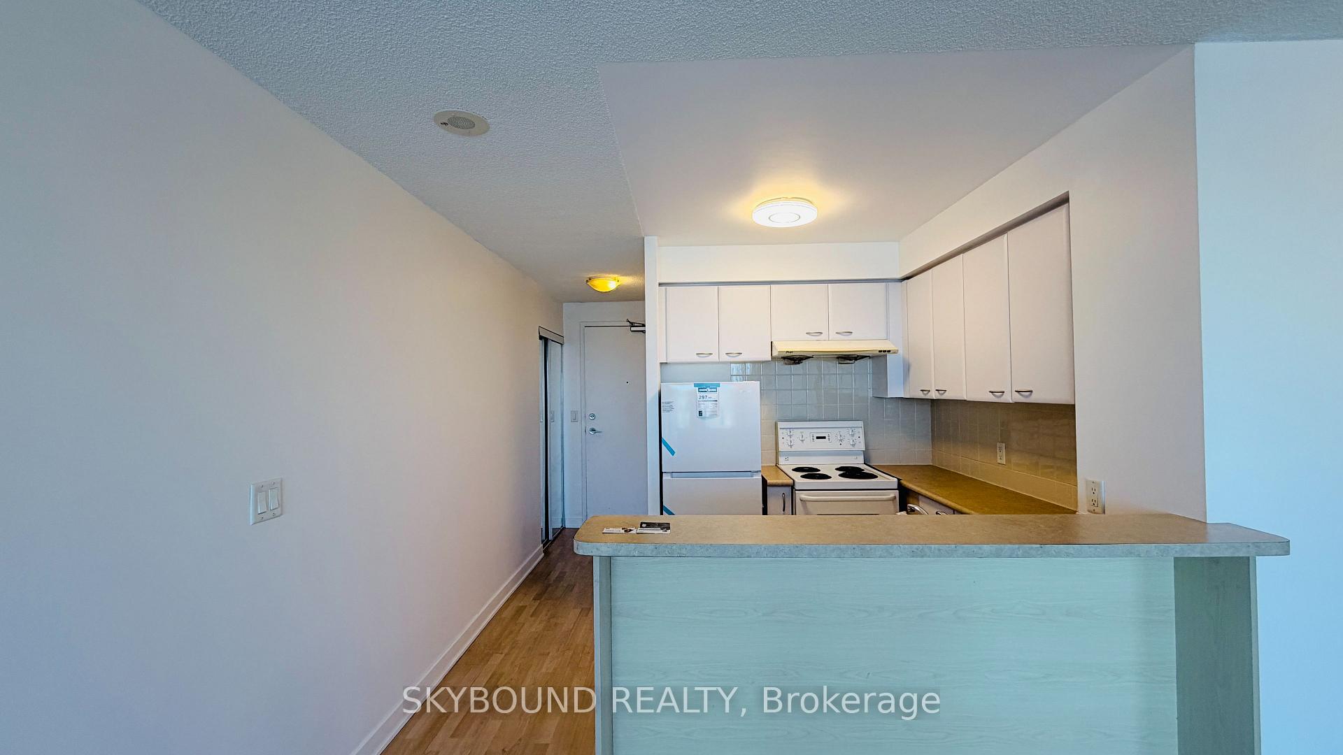 1702 - 38 Lee Centre Drive Toronto Ontario Canada Rent residential   Skybound Realty, Brokerage 