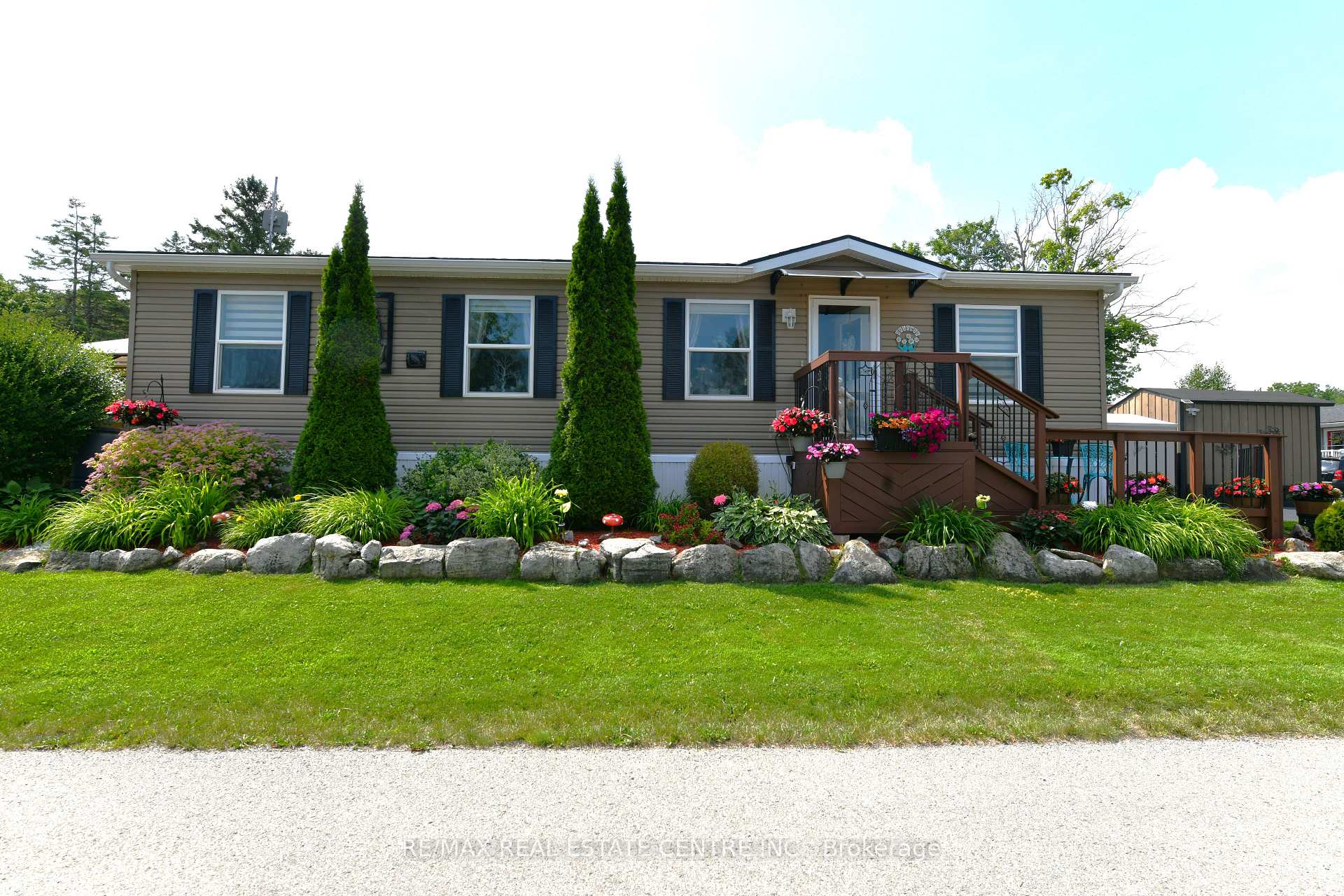 1429 SHEFFIELD Road Hamilton Ontario Canada Sale residential Naveen Dua RE/MAX Real Estate Centre Inc., Brokerage *
