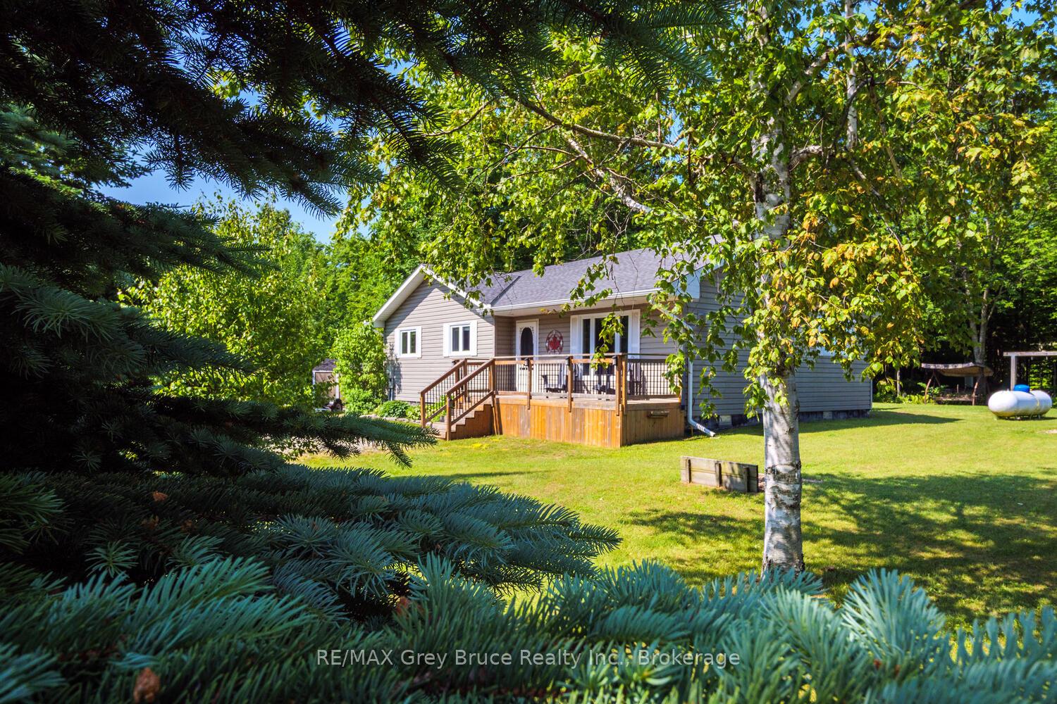 32 SUGARBUSH Road South Bruce Peninsula Ontario Canada Sale residential DAWN-LEE McKENZIE RE/MAX GREY BRUCE REALTY INC 