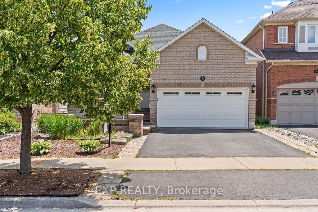 225 Ellis Crescent Milton Ontario Canada Sale residential Shaleen Kumar RE/MAX Real Estate Centre Inc., Brokerage*