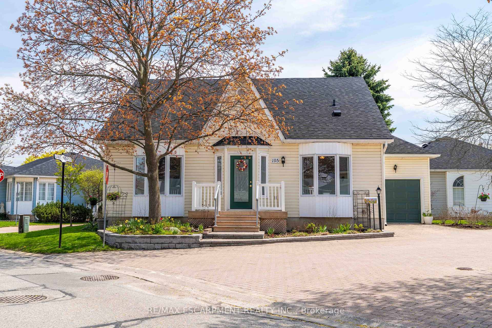 195 Silverbirch Boulevard Hamilton Ontario Canada Sale residential The Kazan Realty Group