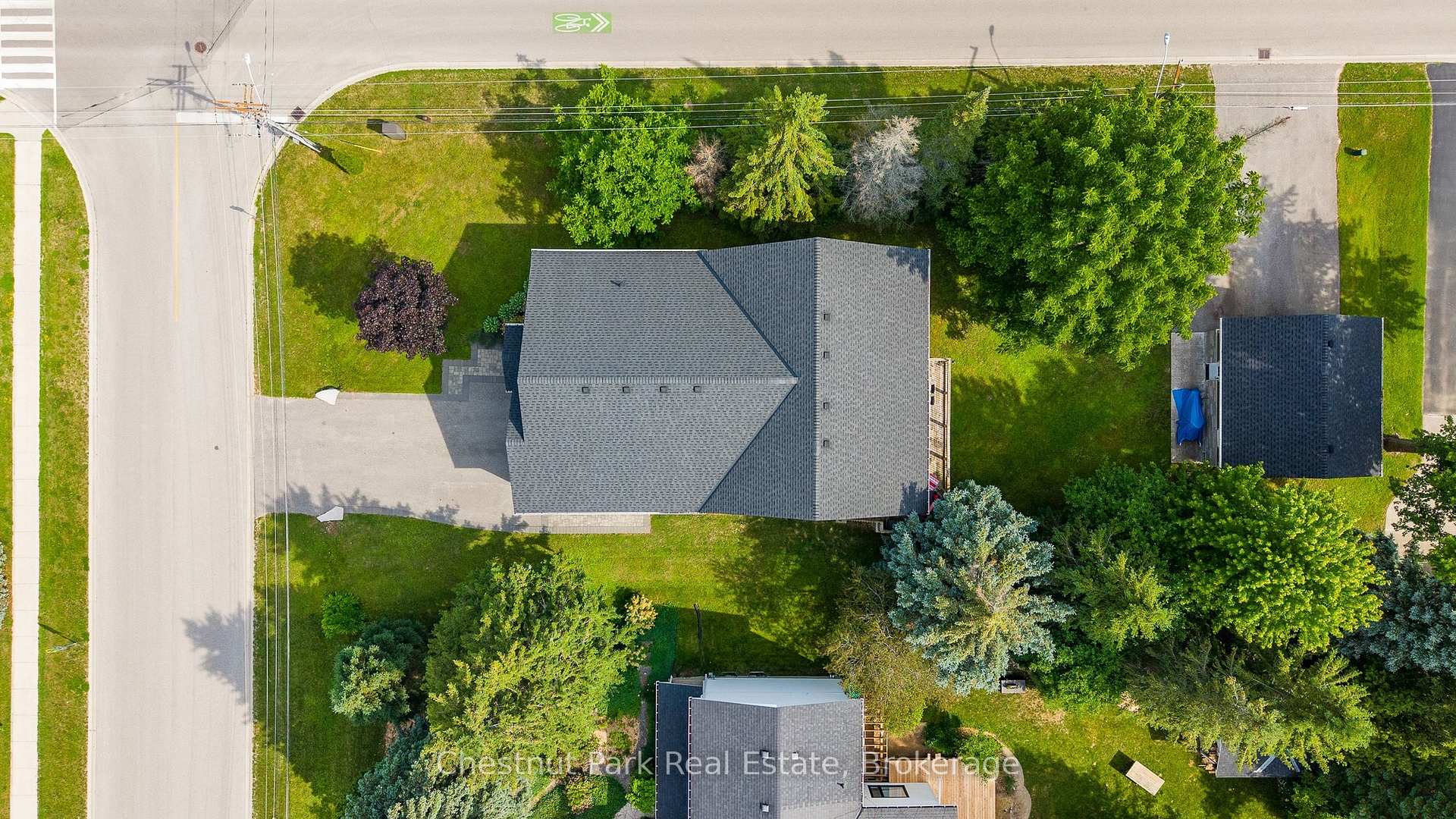 5 Bedroom Single Family Home/House's Image 38