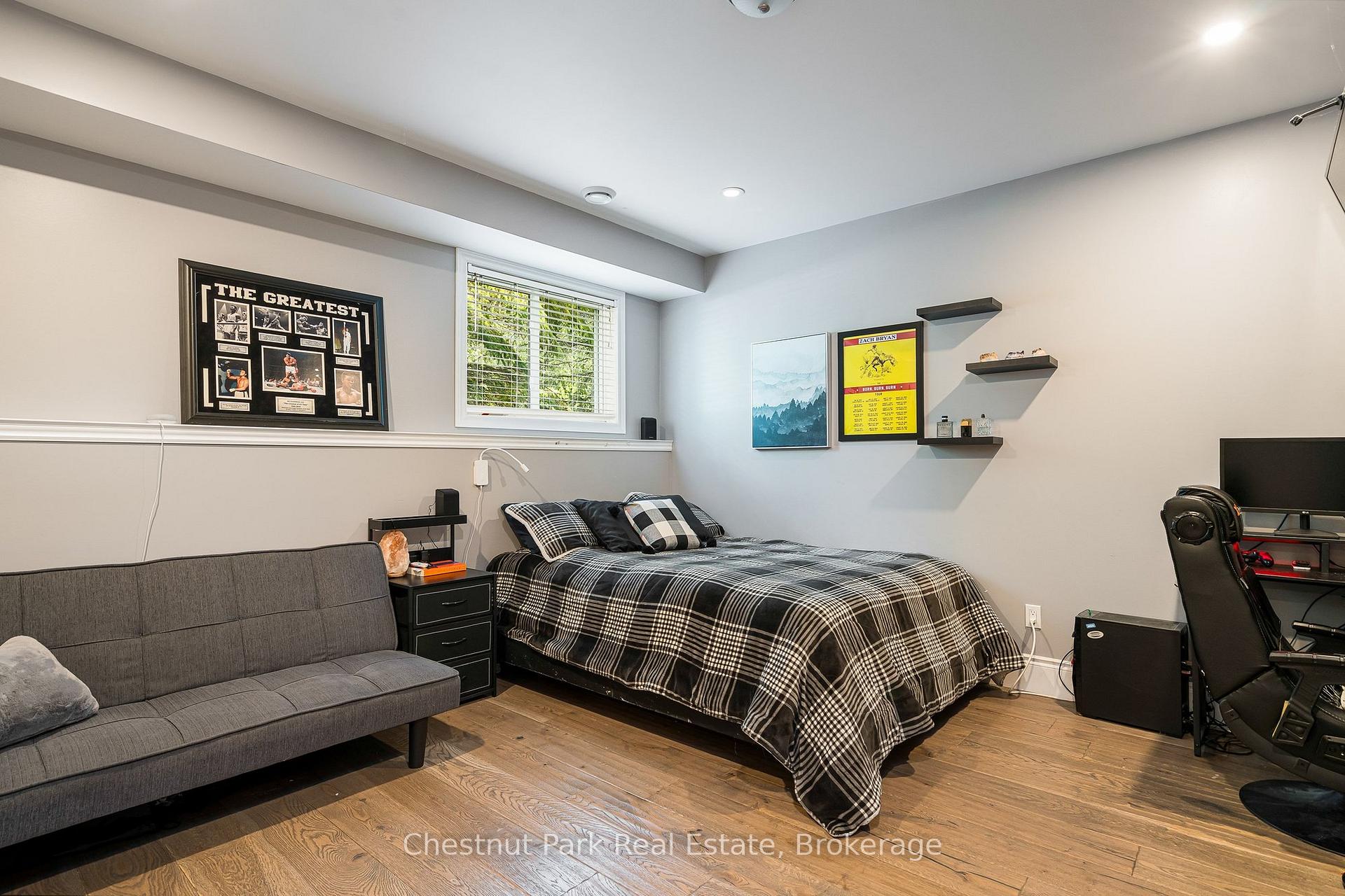 5 Bedroom Single Family Home/House's Image 32