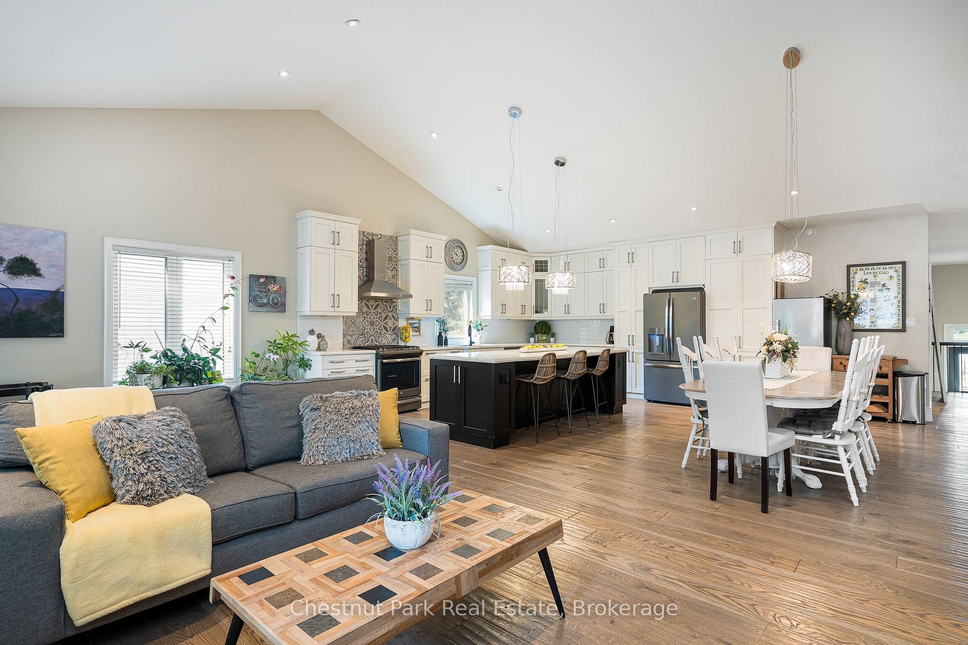 5 Bedroom Single Family Home/House's Image 10