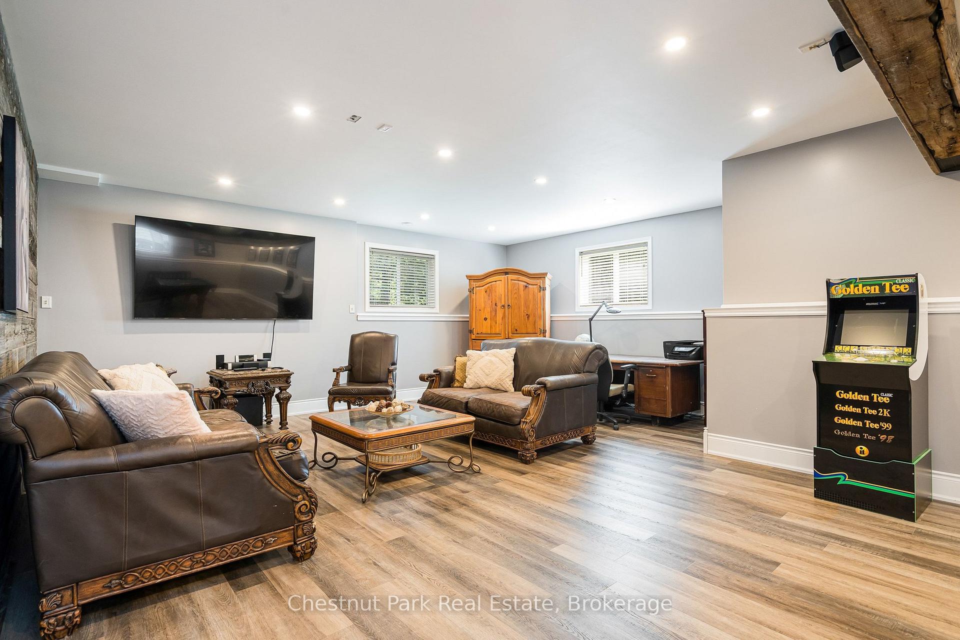 5 Bedroom Single Family Home/House's Image 31